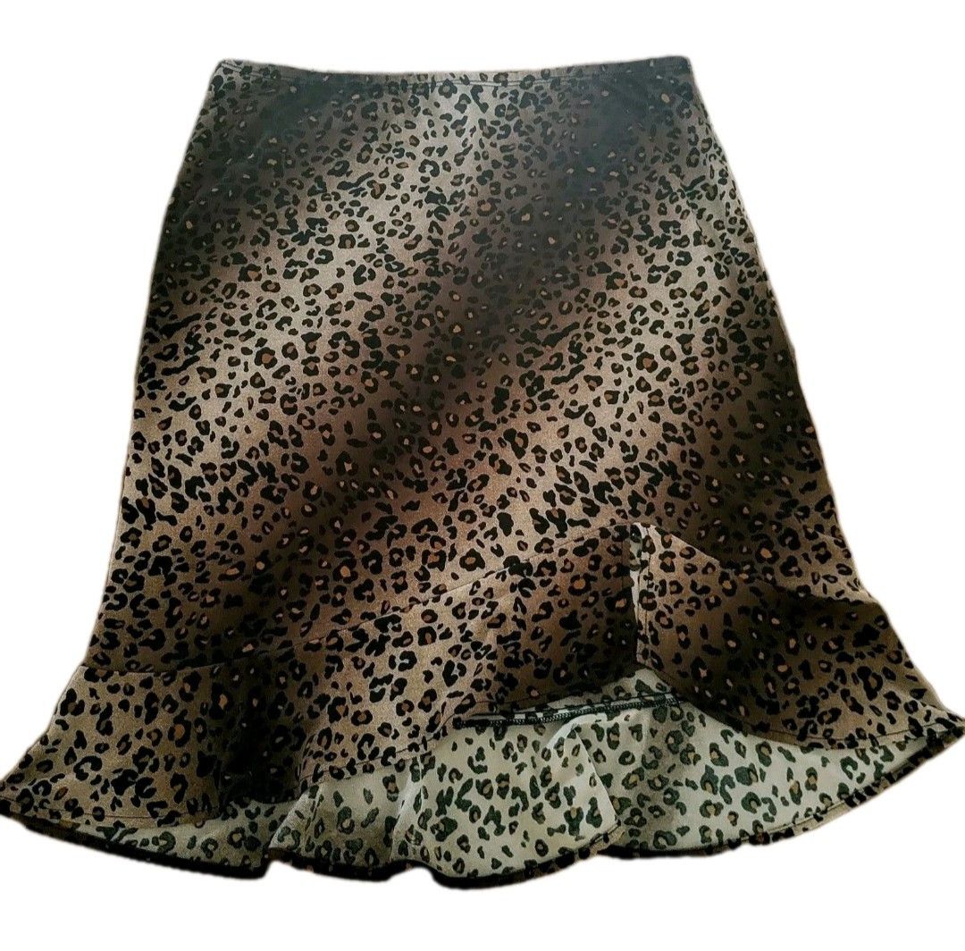 Bcbgmaxazria BCBG Maxazria Leopard Skirt L EUC Stretchy Size 34" / US 12 / IT 48 - 1 Thumbnail