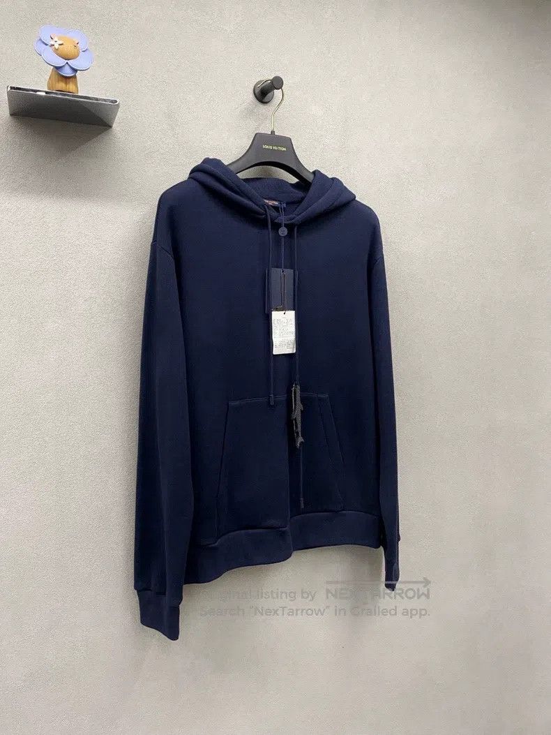 Louis Vuitton Louis Vuitton Navy Blue Beaded Sweatshirt Size US M / EU 48-50 / 2 - 3 Thumbnail