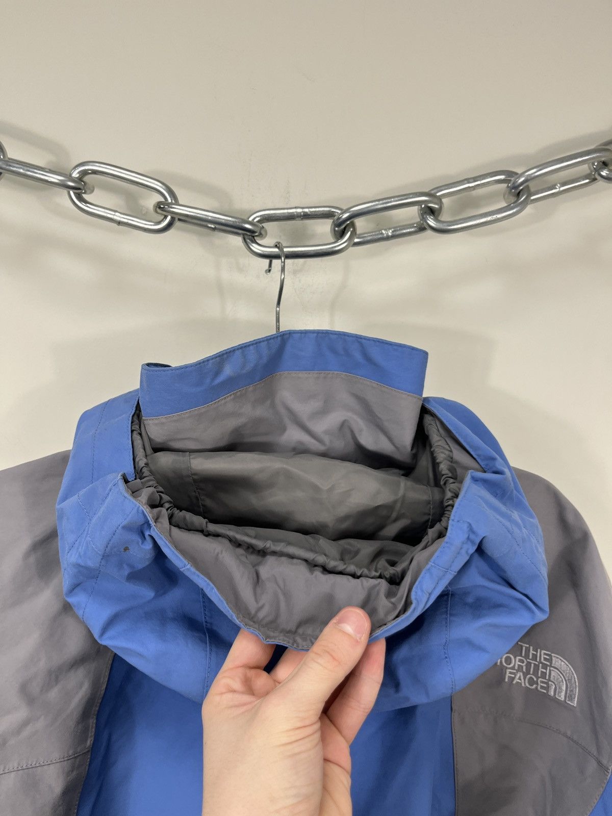 The North Face Vintage The North Face Gore-Tex Nylon Hooded Outdoor Jacket Size US L / EU 52-54 / 3 - 16 Thumbnail