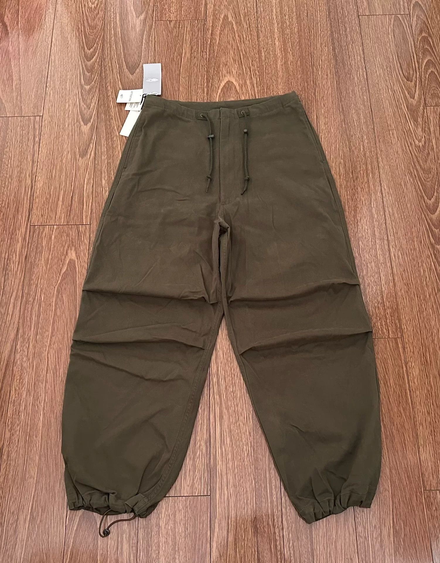 Beams Japan BEAMS Cargo Pants Wide Fit Size US 26 / EU 42 - 1 Thumbnail