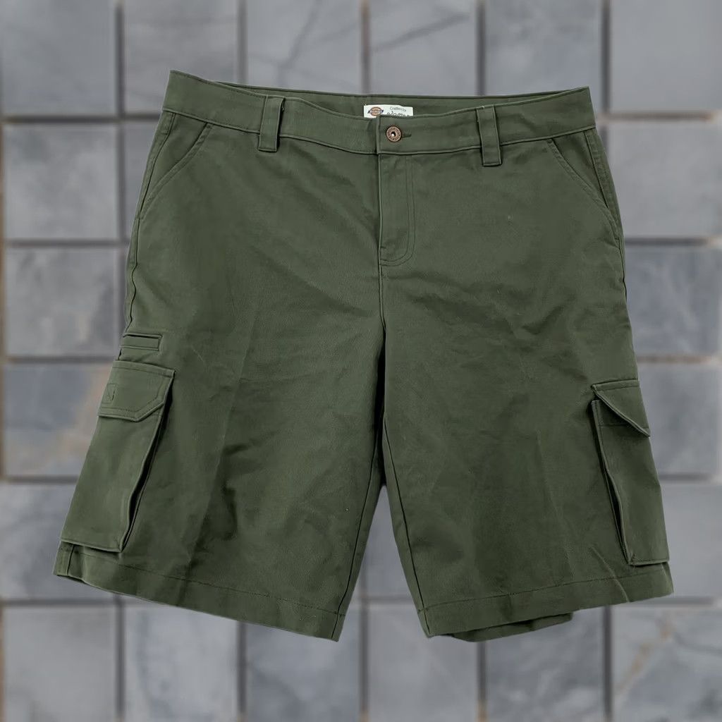 Dickies Dickies Cargo Shorts Womens 14 Olive Green Relaxed Fit Twill 38x11 Casual Workwear Boys? Size 36" / US 14 / IT 50 - 1 Thumbnail