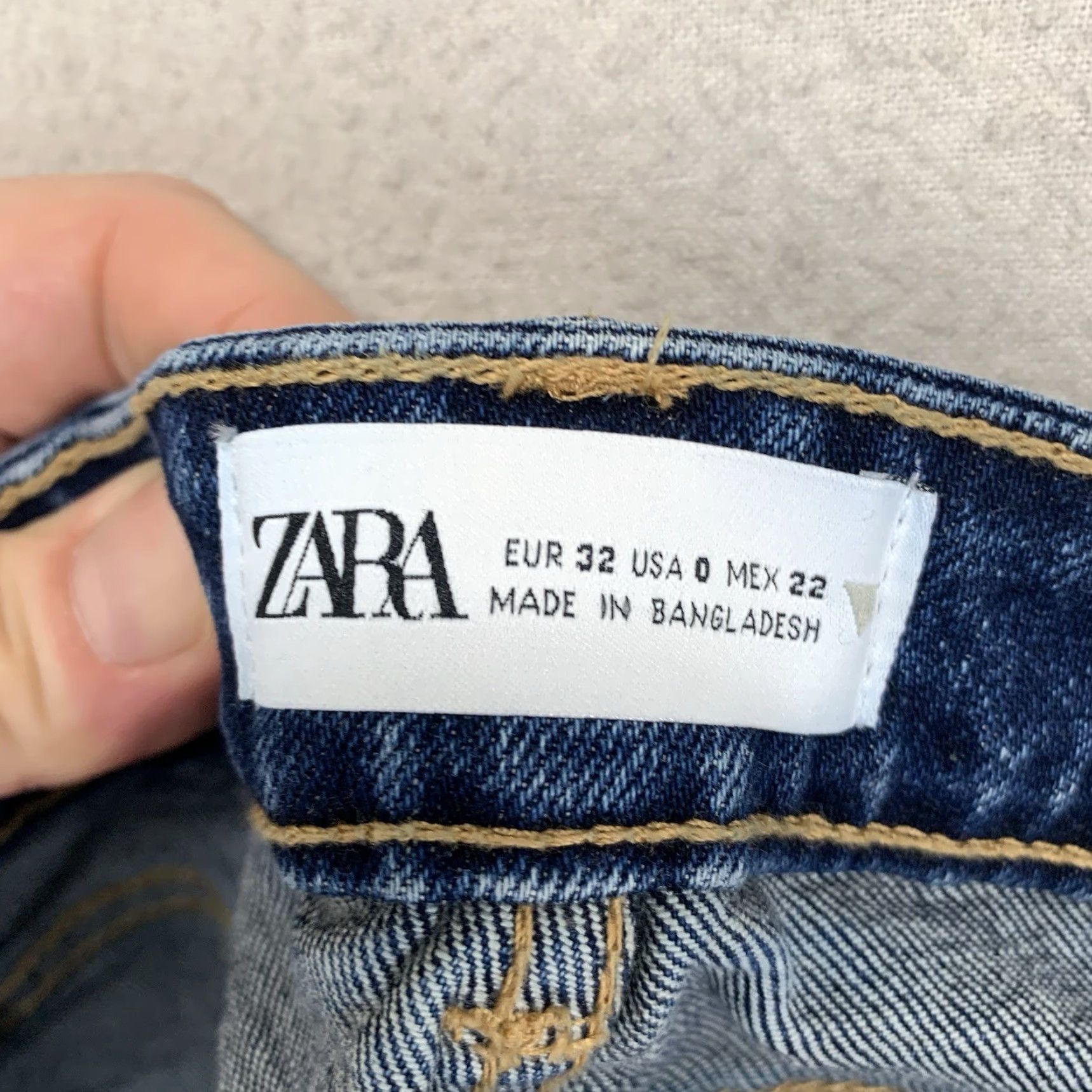 Zara Zara High Rise Denim Shorts Women Size 0 Indigo Raw Hem Summer Festival Boho Stretch Waist Size 25" / US 0 / IT 36 - 3 Thumbnail