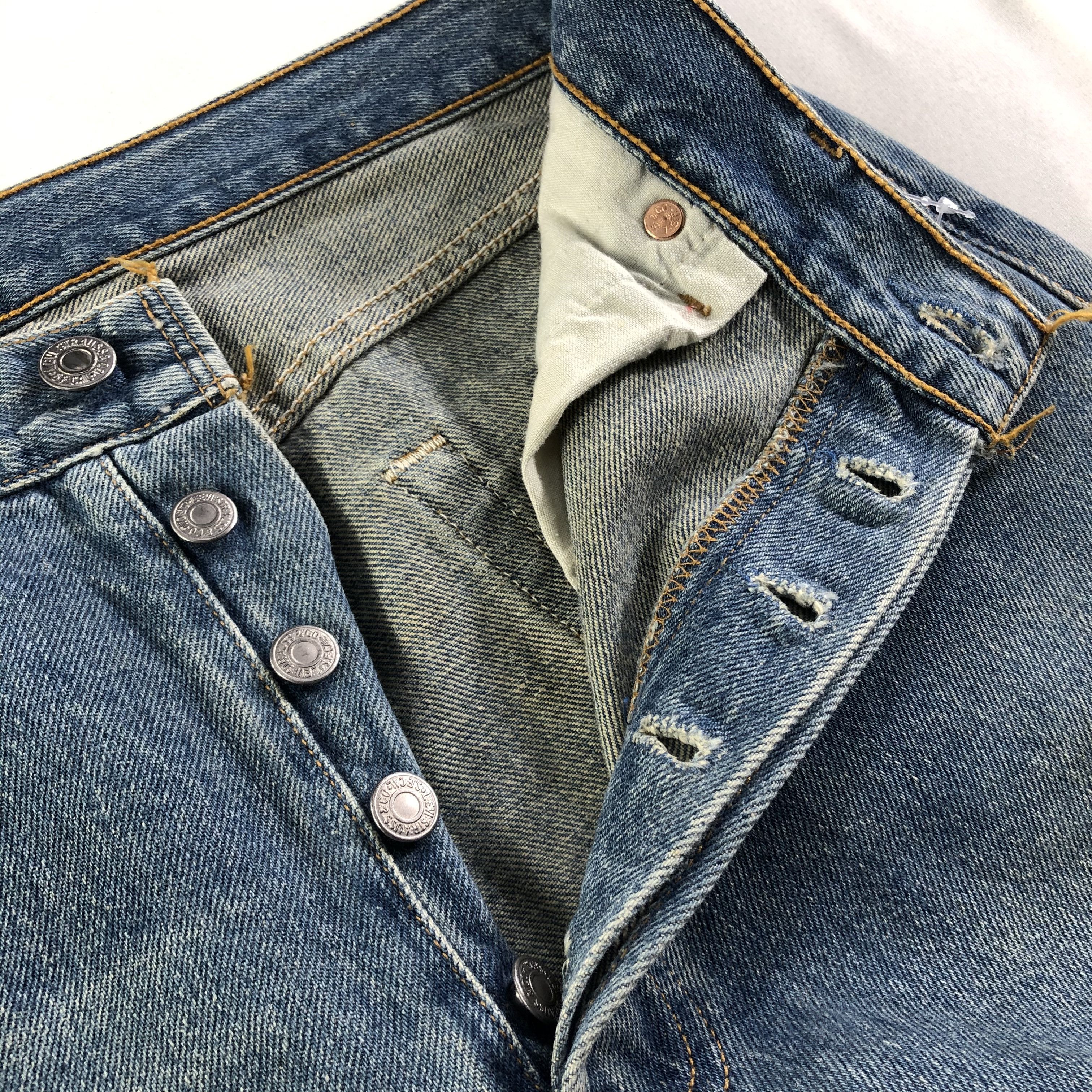 Levi's Vintage 90s Levis 501 Jeans-JM3727 Size US 31 - 8 Thumbnail