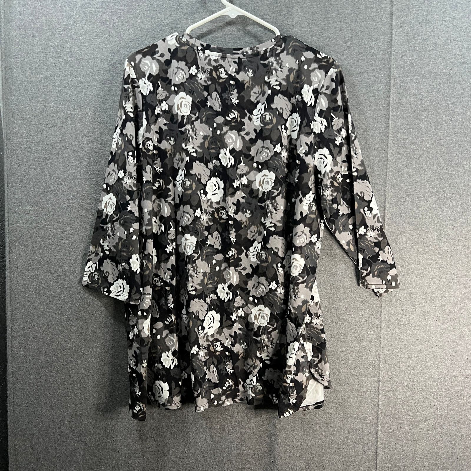 Isaac Mizrahi Isaac Mizrahi Live Regular Printed Scoop Neck Tulip Hem Size XL / US 12-14 / IT 48-50 - 2 Thumbnail