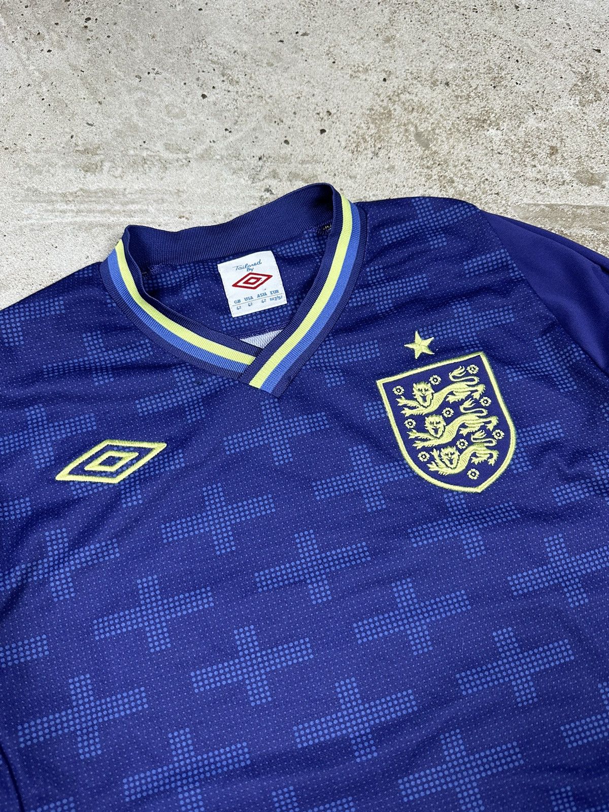 Umbro × Vintage Umbro x England 2012/2013 Home GK Jersey Long Sleeve Size US M / EU 48-50 / 2 - 5 Thumbnail