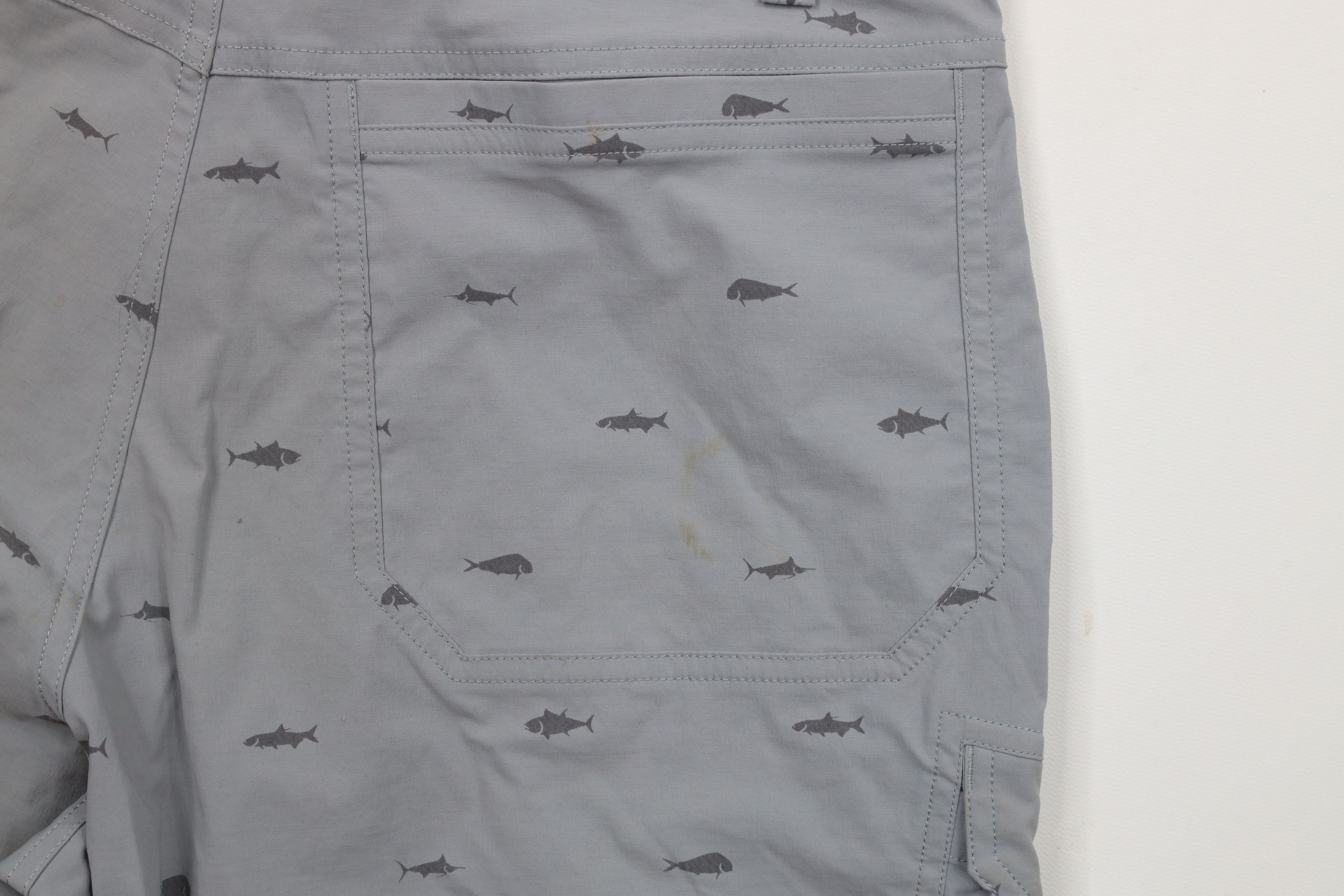 Under Armour × Vintage Under Armour HeatGear Fish All Over Print Cargo Shorts Gray Size US 30 / EU 46 - 14 Thumbnail