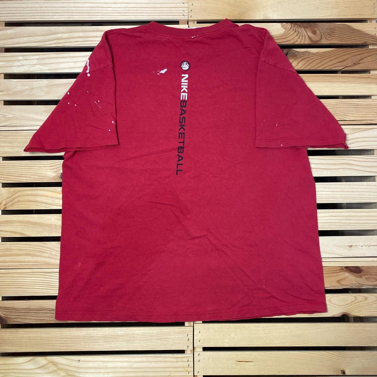 Nike Vintage Nike Red Thrashed Basketball Tee Size Large Size US L / EU 52-54 / 3 - 2 Thumbnail
