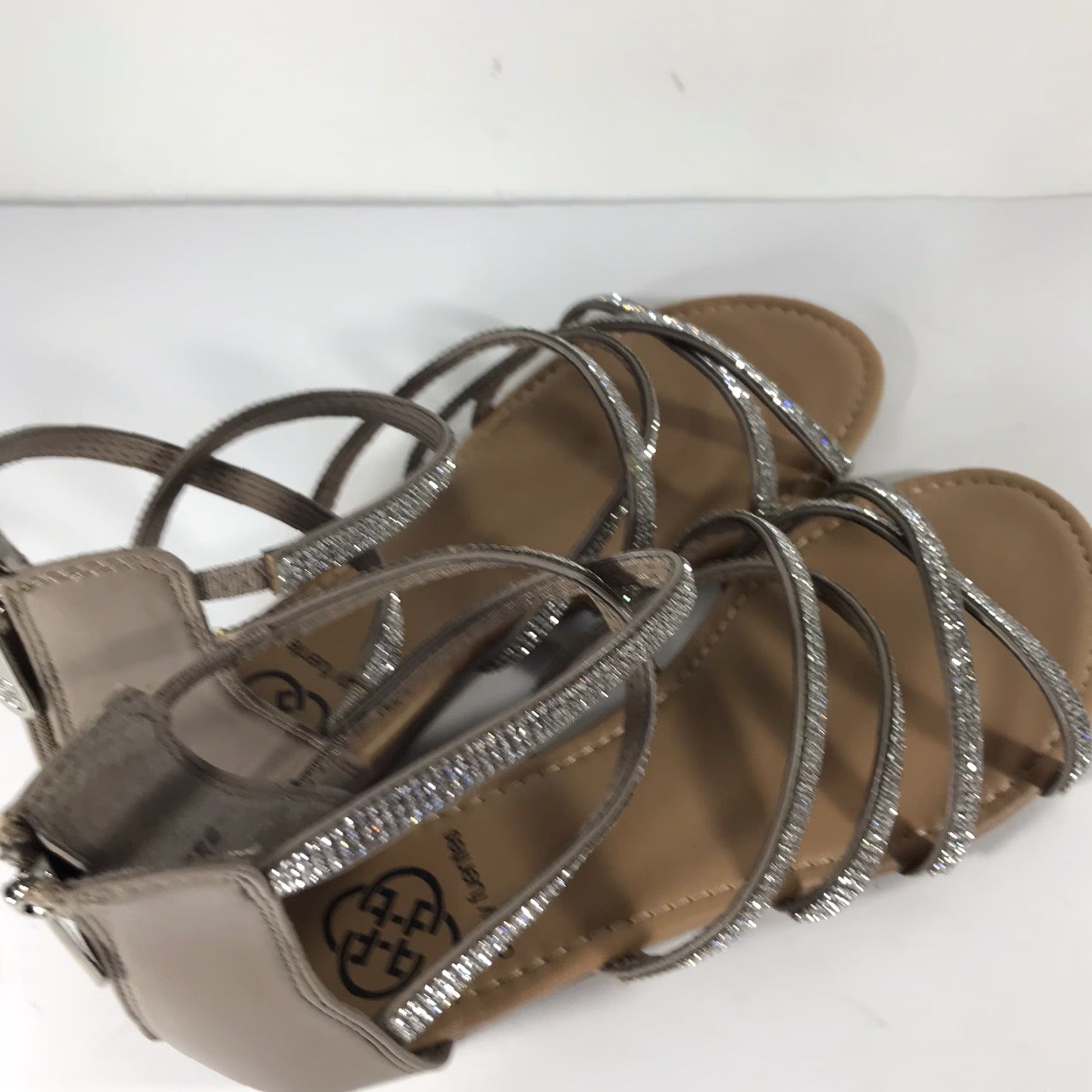 Vintage VINTAGE Daisy Fuentes Gala Rhinestone Slides Women's Flat Sandals Size 10M Silver Dressy Casual Size US 10 / IT 40 - 2 Thumbnail