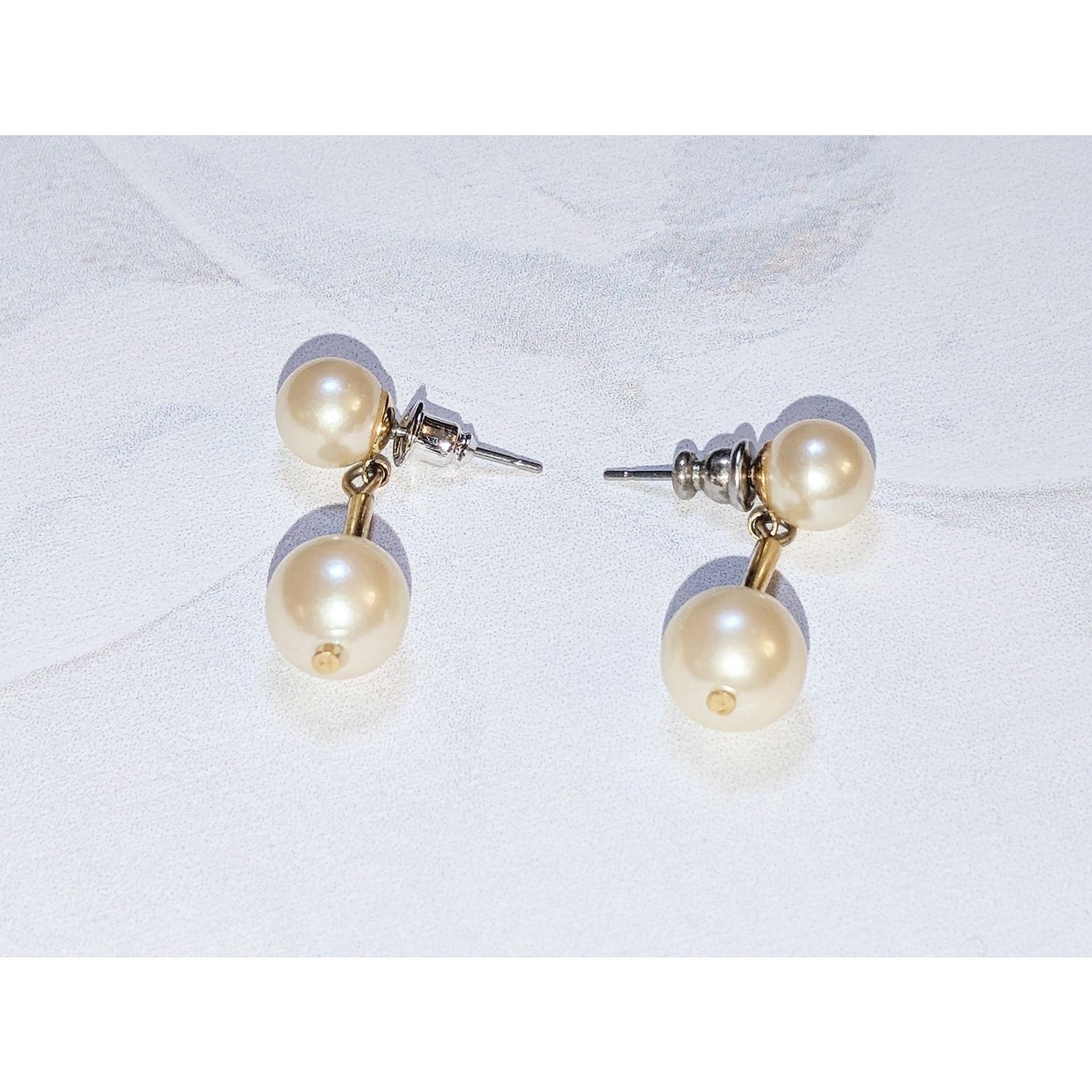 Vintage Lovely VTG 1980s Gold-Tone Faux Pearl Post Dangle Earrings Size ONE SIZE - 2 Thumbnail