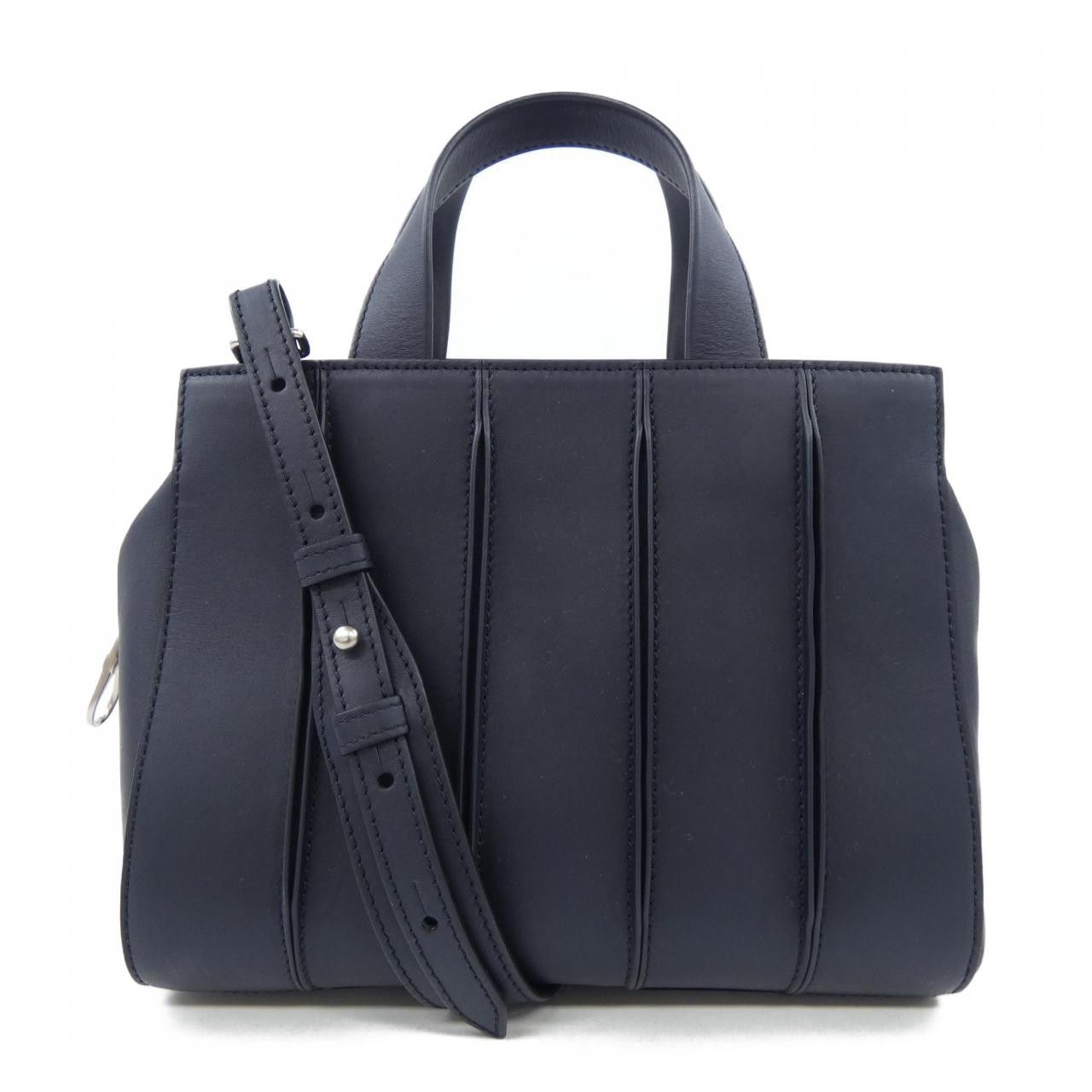 Max Mara Max Mara Max Mara Whitney Leather Shoulder Bag Leather Handbag DUTY FREE for USA Size ONE SIZE - 1 Thumbnail