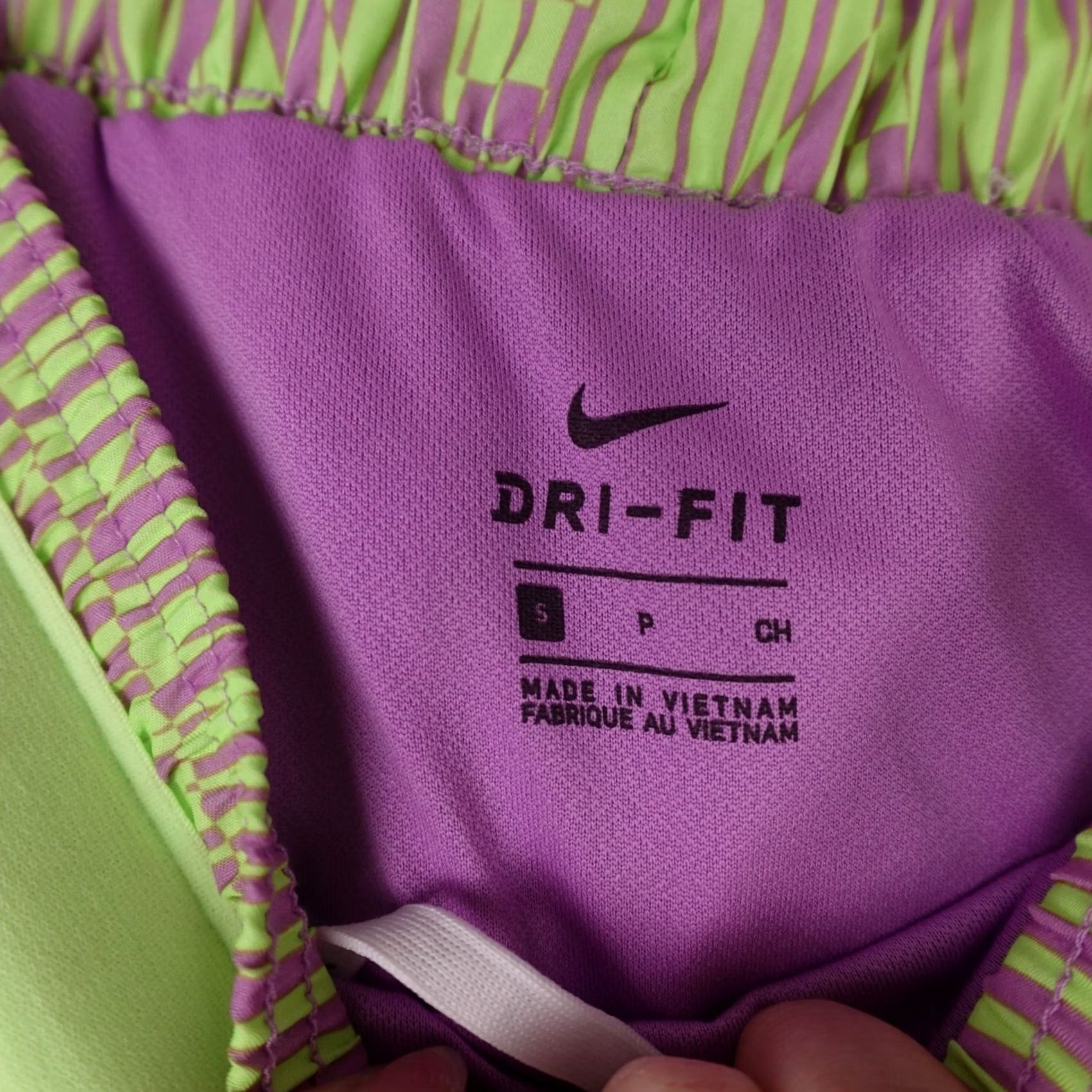 Nike Nike Shorts Womens Small Green Pink Running Athletic Neon Lightweight NWT Size 28" / US 6 / IT 42 - 2 Thumbnail