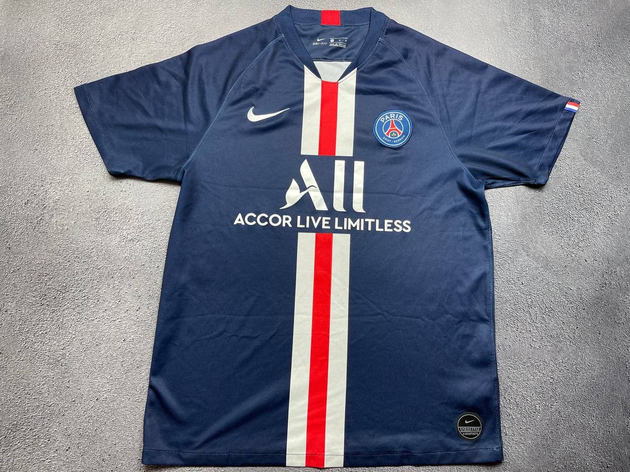 Nike Paris Saint-Germain Nike Replica Football Jersey Size US L / EU 52-54 / 3 - 1 Thumbnail