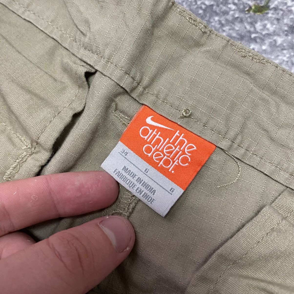 Nike Vintage Nike Cargo Small Logo Streetwear y2k shorts Size US 34 / EU 50 - 8 Thumbnail