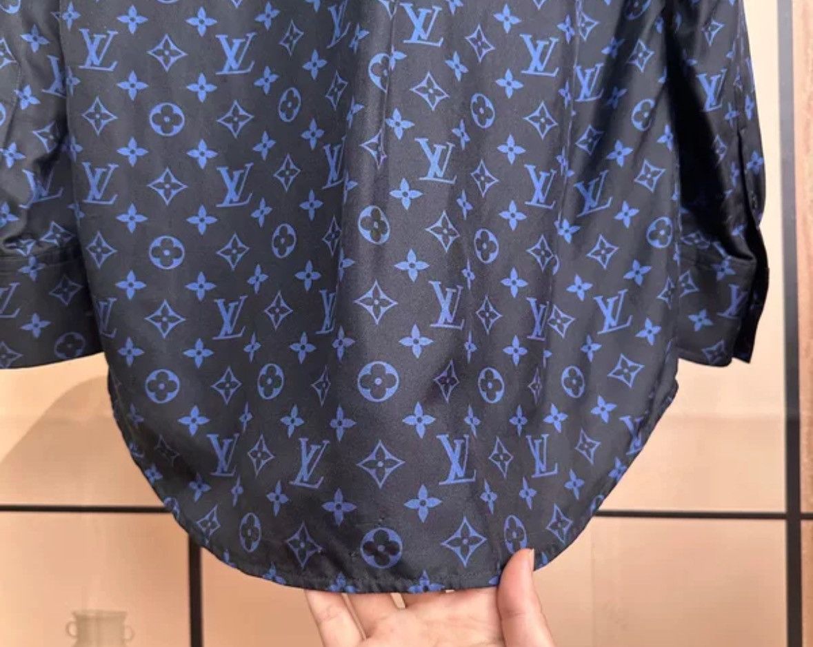 Louis Vuitton Louis Vuitton 24 new blue floral mulberry silk shirt Size US M / EU 48-50 / 2 - 3 Thumbnail