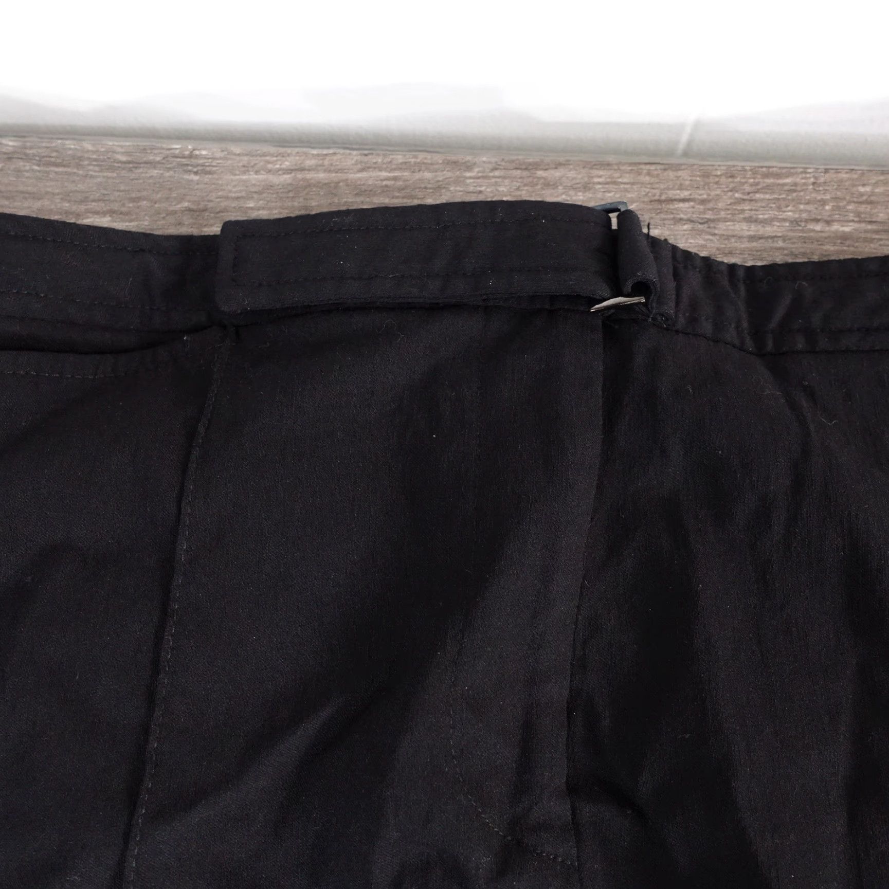 Express VINTAGE EXPRESS Skirt Womens Size 5/6 Black Stretch Rayon Blend Pencil/ Straight 20" Flat Waist 30" 90s? (adjusted) Size 27" / US 4 / IT 40 - 2 Thumbnail