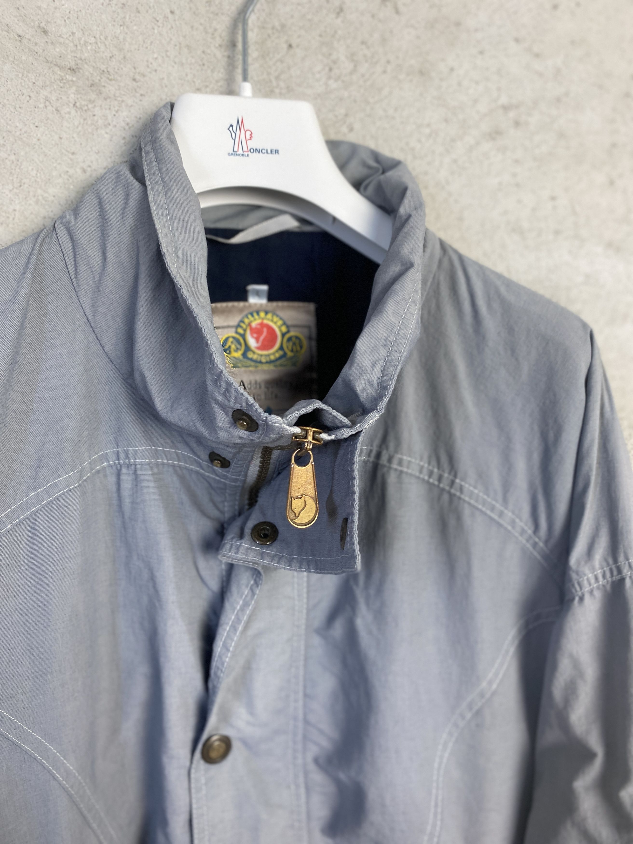 Fjallraven Fjallraven small logo bomber light jacket vintage Size US L / EU 52-54 / 3 - 3 Thumbnail