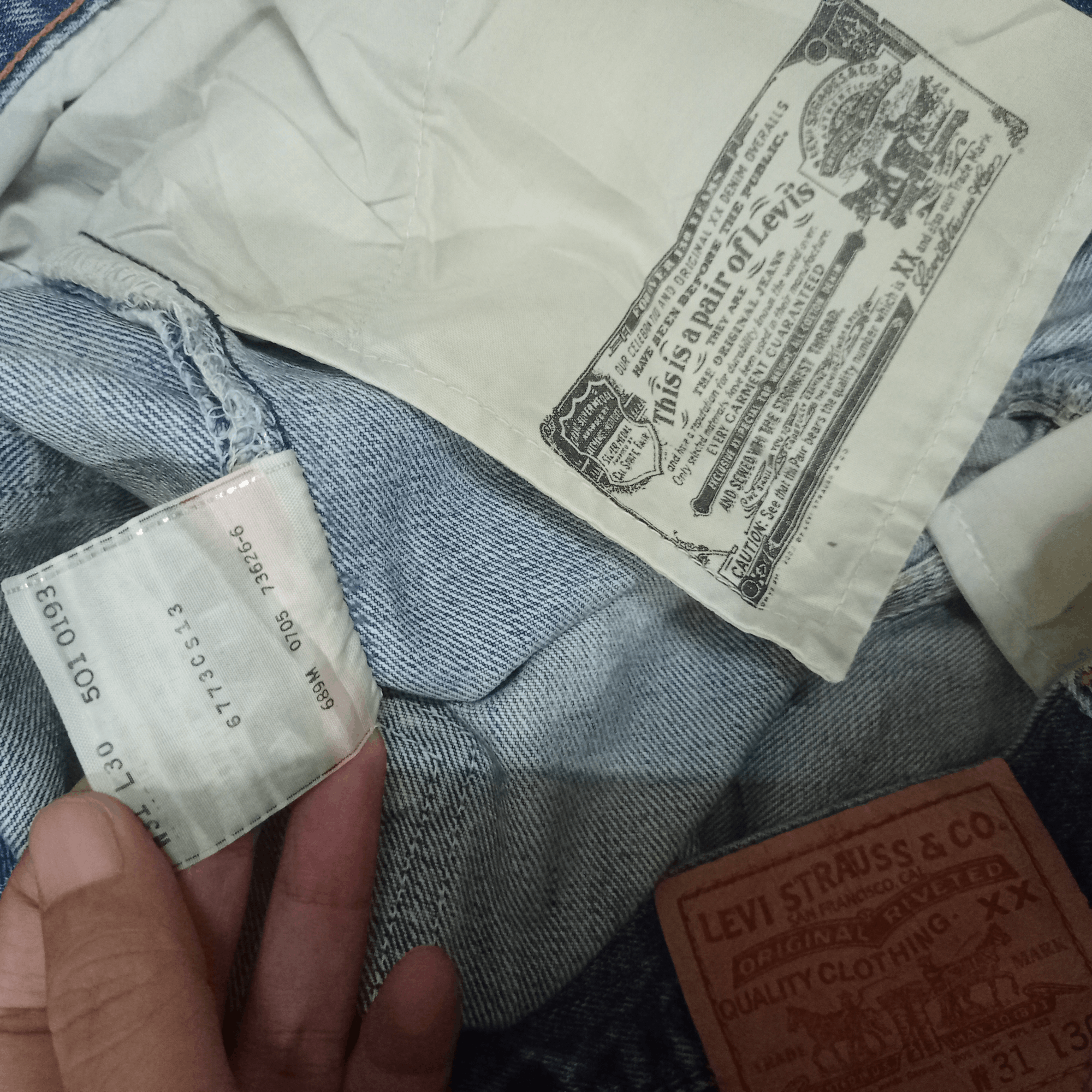 Levi's Vintage 90s Levis 501 Blue Wash Distressed Baggy Jeans 32x31 Size US 32 / EU 48 - 9 Thumbnail