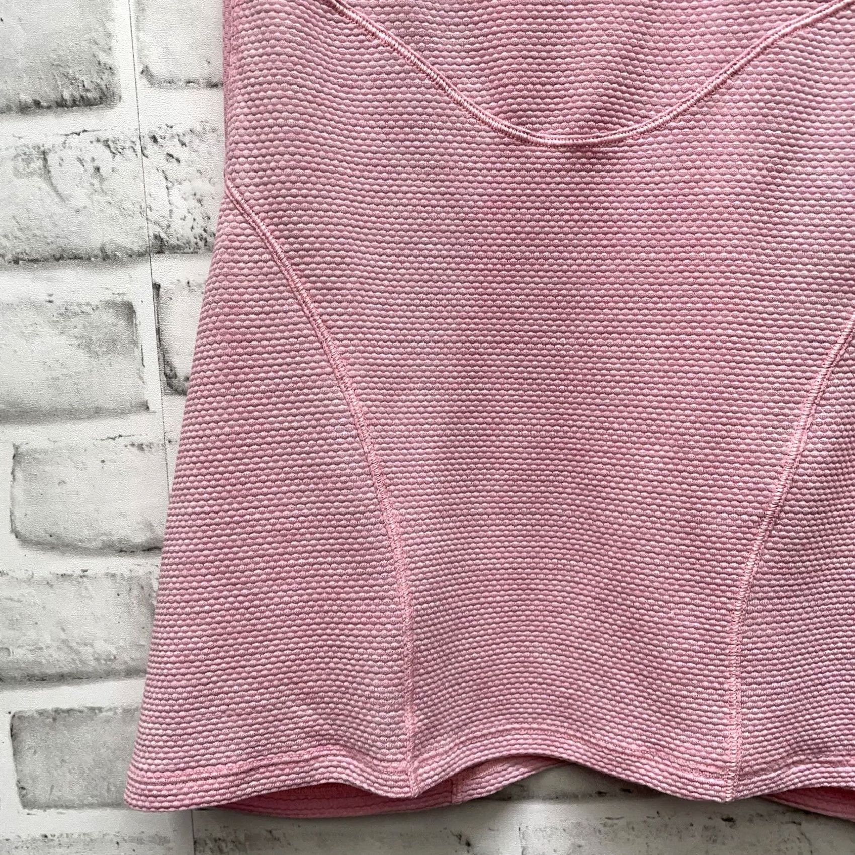 Lululemon Lululemon Pink Stretchy Athletic Shirt Womens Size 8 T-Shirt Activewear Size M / US 6-8 / IT 42-44 - 3 Thumbnail