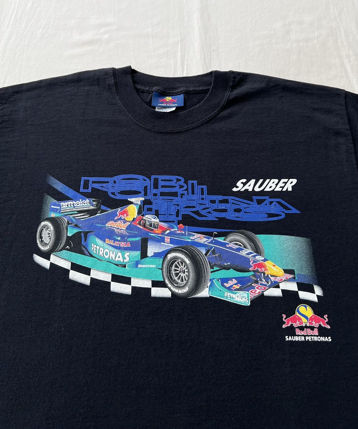 Formula 1 Vintage 90s Red Bull Sauber Petronas C18 F1 Formula 1 Tee Size US L / EU 52-54 / 3 - 4 Thumbnail