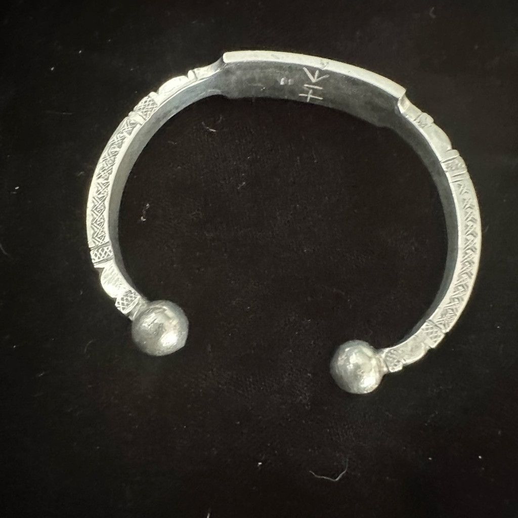 Manebi Vintage mande’ Women's Silver Cuff Bracelet 6.25 Inches Size ONE SIZE - 6 Thumbnail
