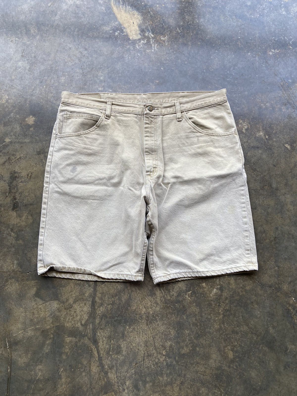 Vintage Vintage Baggy Y2K Faded Wrangler Denim Work Shorts size 38 Size US 38 / EU 54 - 2 Thumbnail