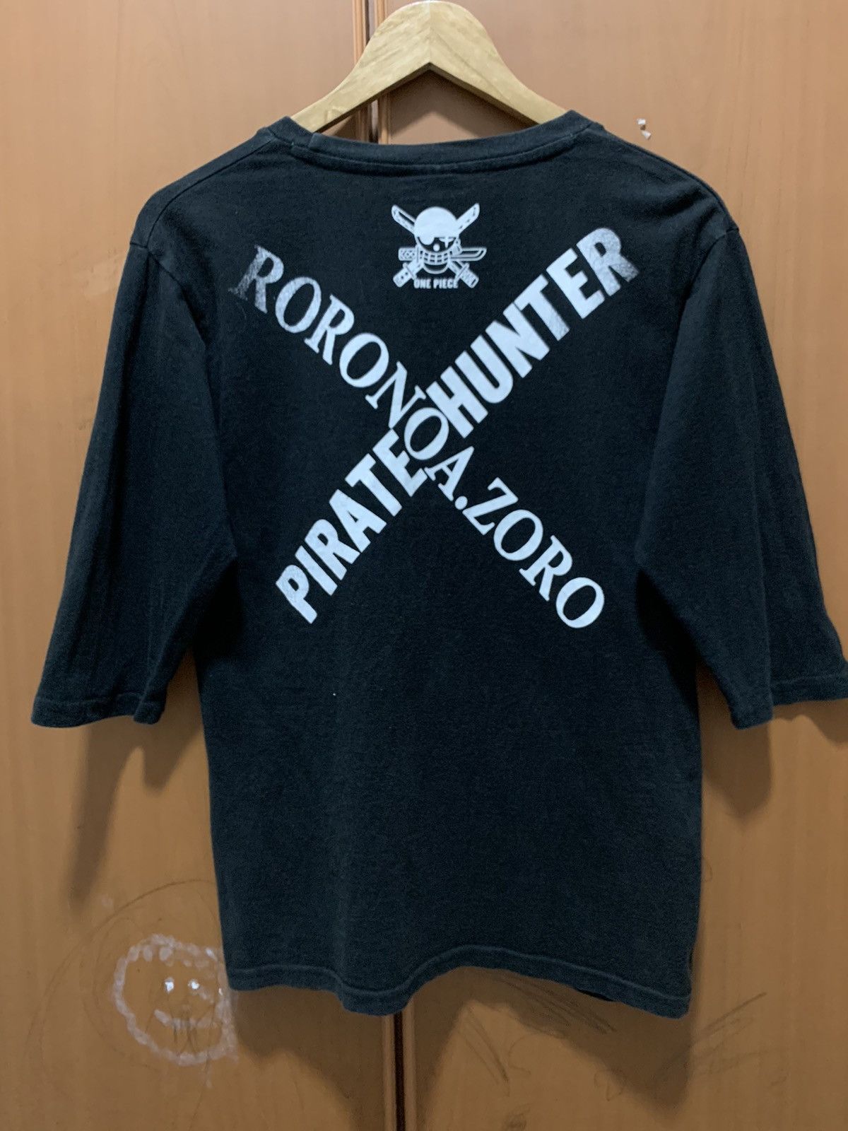 One Piece One Piece Roronoa Zoro graphic 3 quater T-shirt. Size US M / EU 48-50 / 2 - 7 Thumbnail