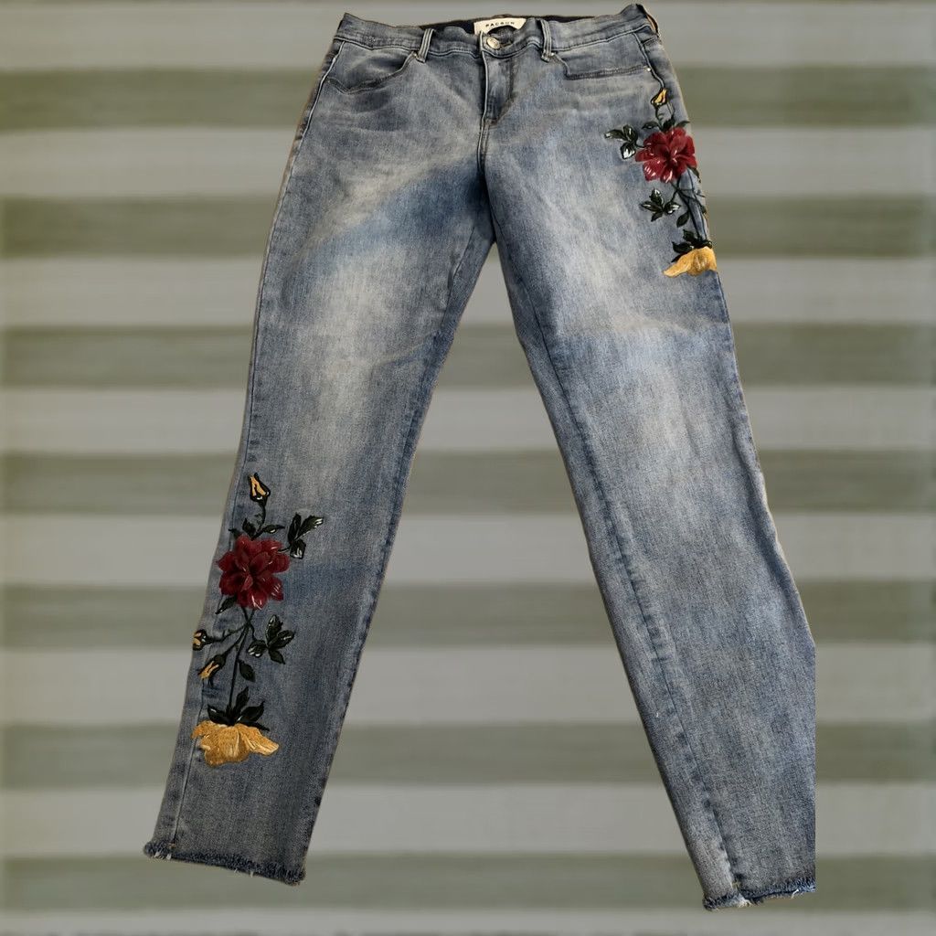 Pacsun Pacsun Floral embroidered Mid Rise Ankle Jegging Slim Fit 28x26 Denim Blue 28 in Light Wash 5-Pocket Womens Size 28" / US 6 / IT 42 - 1 Thumbnail