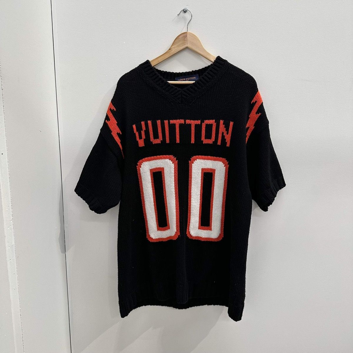 Shop Louis Vuitton Intarsia Football T-Shirt (INTARSIA AMERICAN
