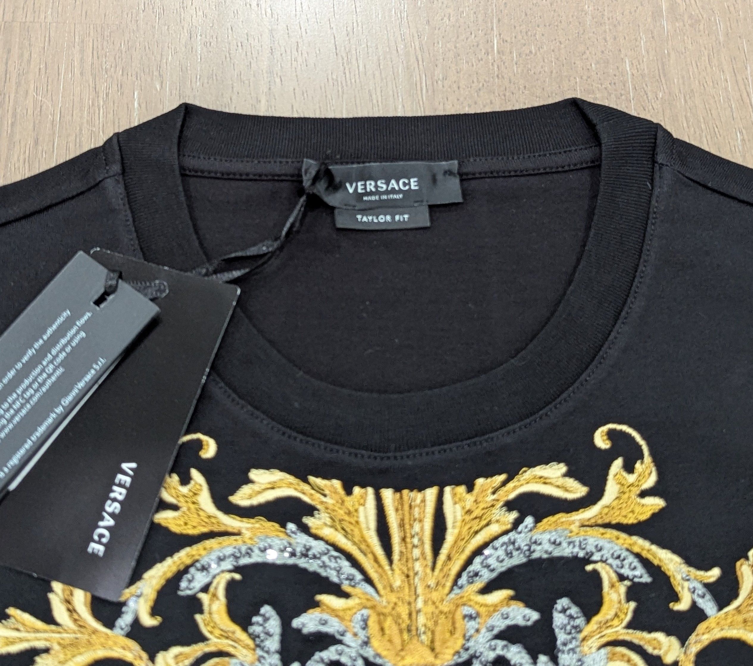 Versace VERSACE Baroque Graphic Crewneck T-Shirt Black/Gold Small Size US S / EU 44-46 / 1 - 2 Thumbnail