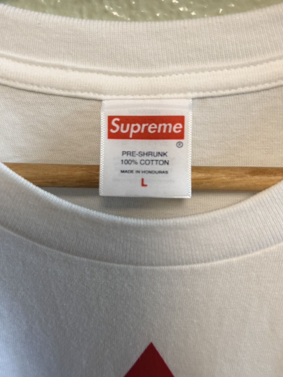 Supreme Supreme World Famous Tee Size US L / EU 52-54 / 3 - 2 Thumbnail