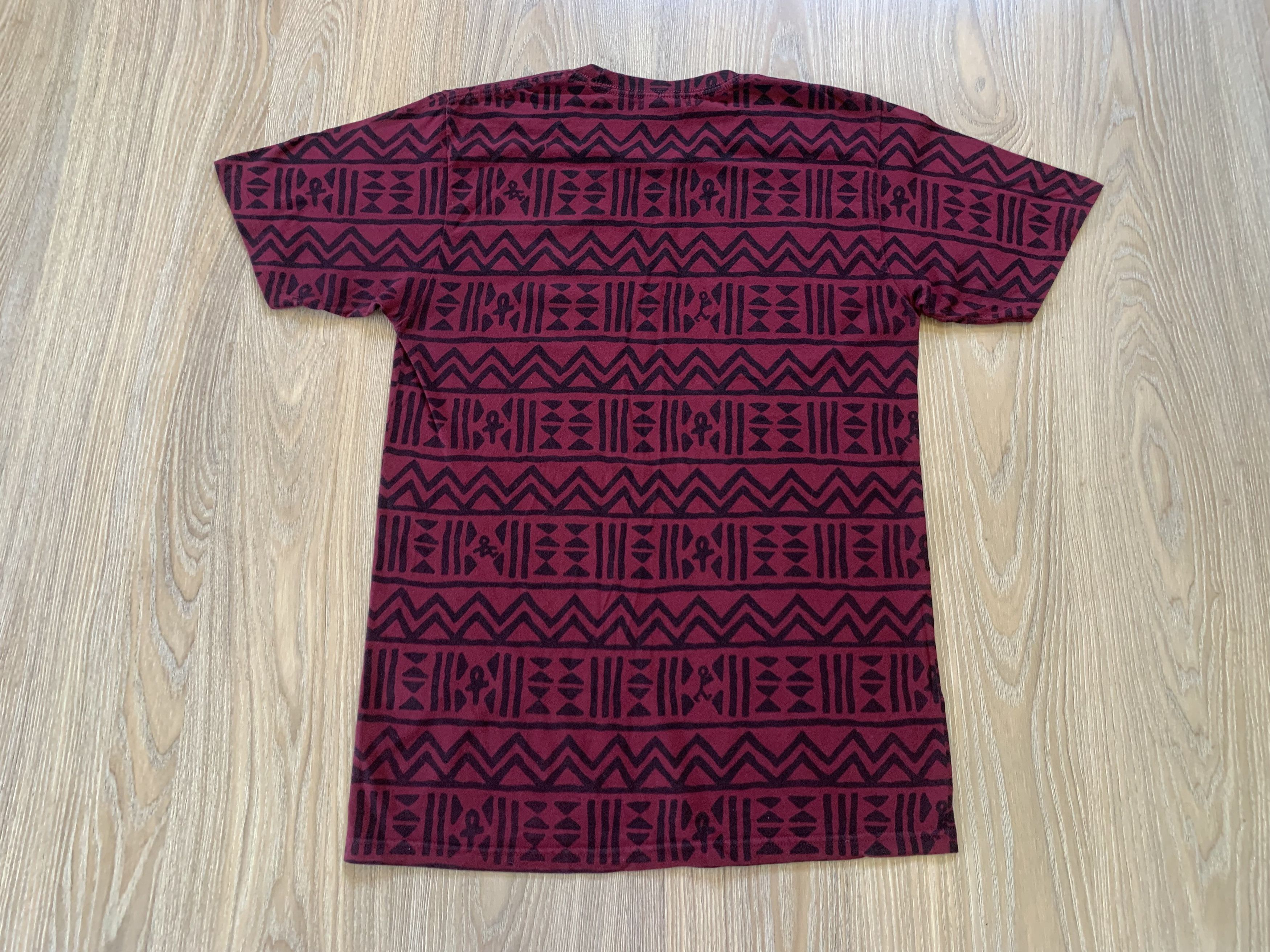 Stussy Rare Stussy x A Tribe Called Quest Tribal AOP Red T Shirt Size US M / EU 48-50 / 2 - 3 Thumbnail