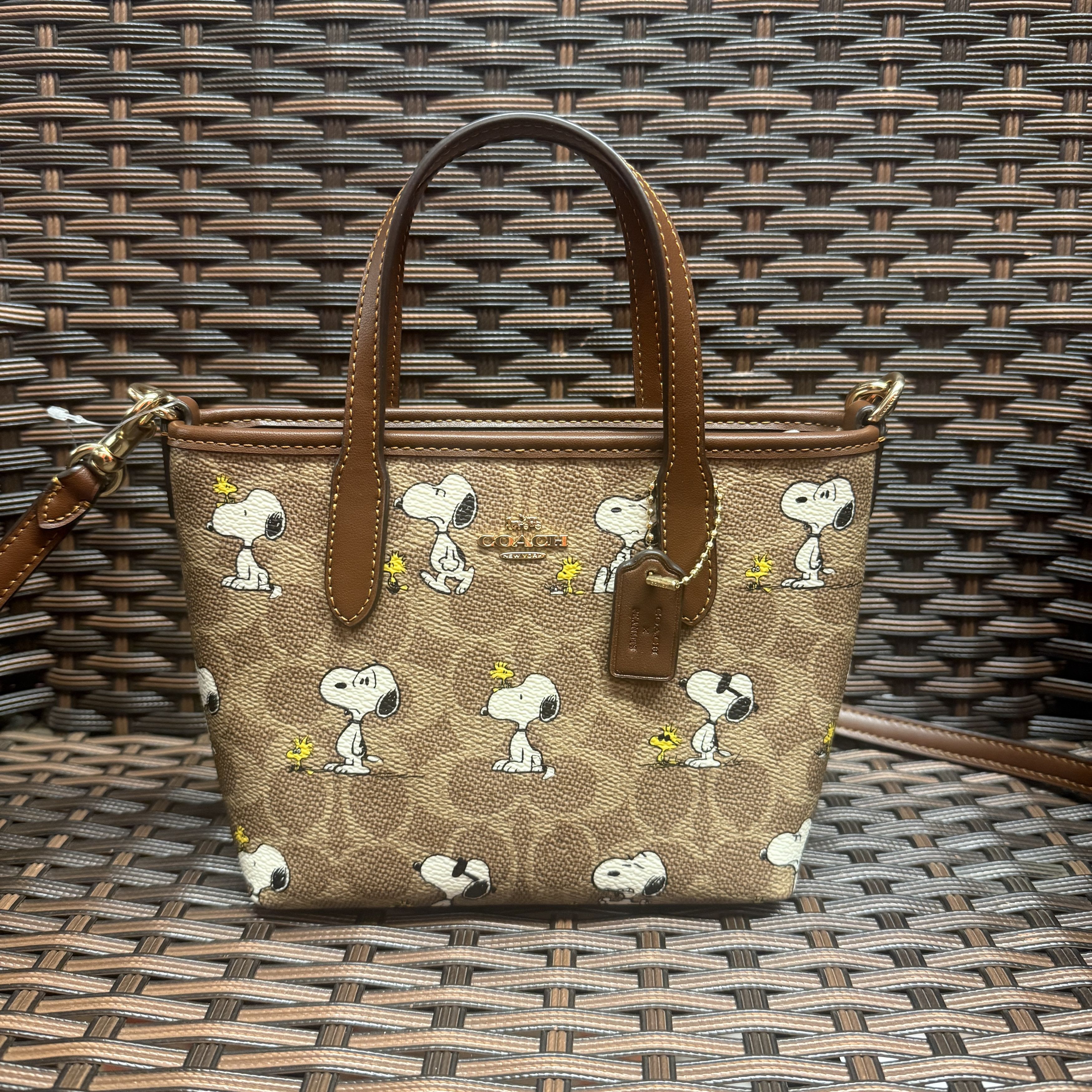 Coach X Peanuts City Mini Tote Bag With Snoopy Print cbs83