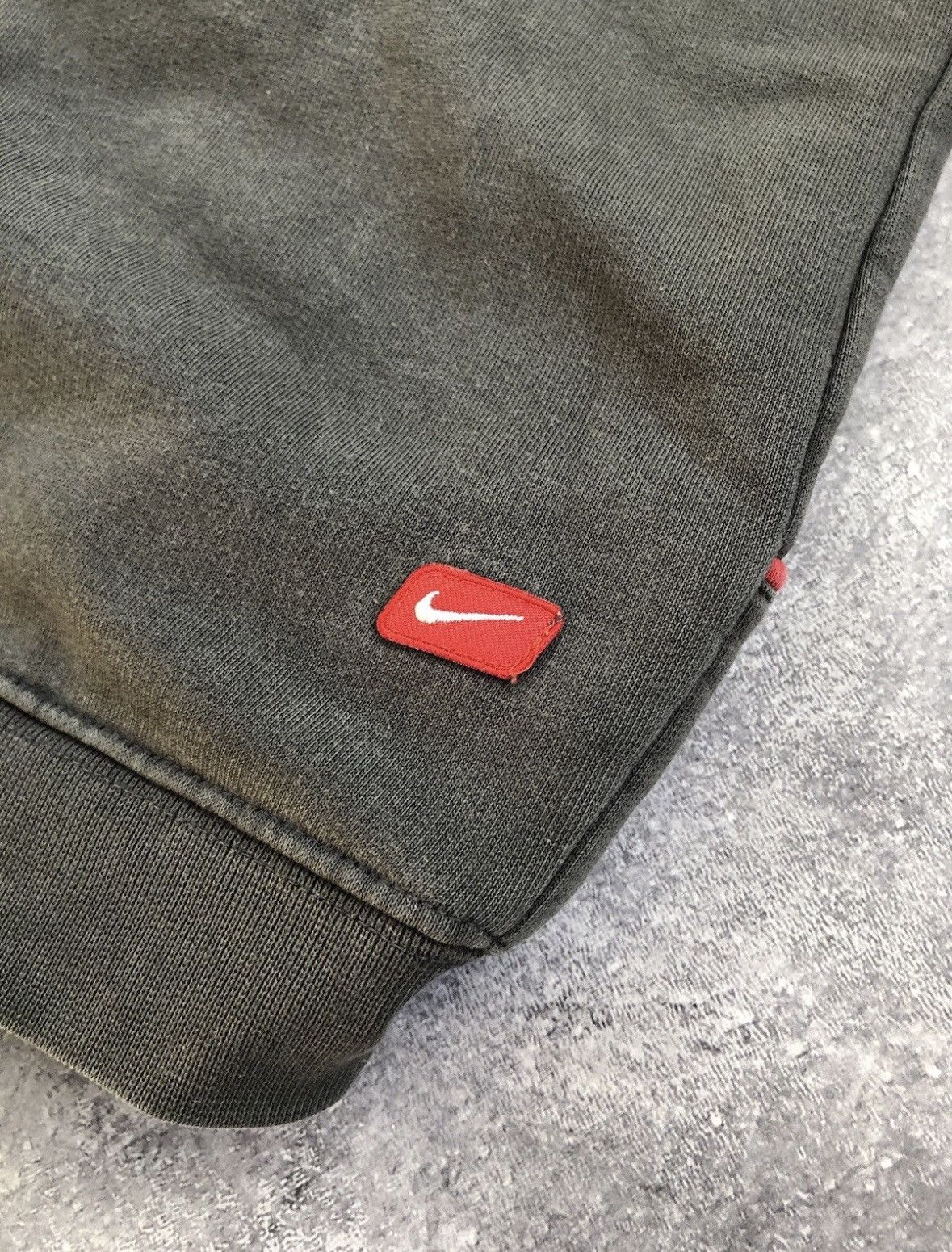 Nike NIKE Vintage Big Logo Hoodie Streetwear Hype Rare Casual Size US L / EU 52-54 / 3 - 13 Thumbnail