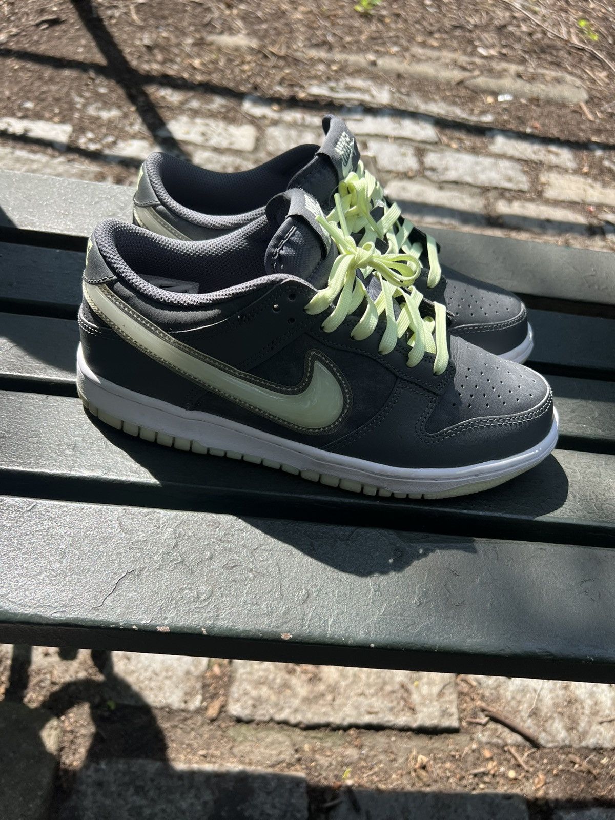 Nike Glow In The Dark Dunks GS Size US 8.5 / IT 38.5 - 1 Thumbnail