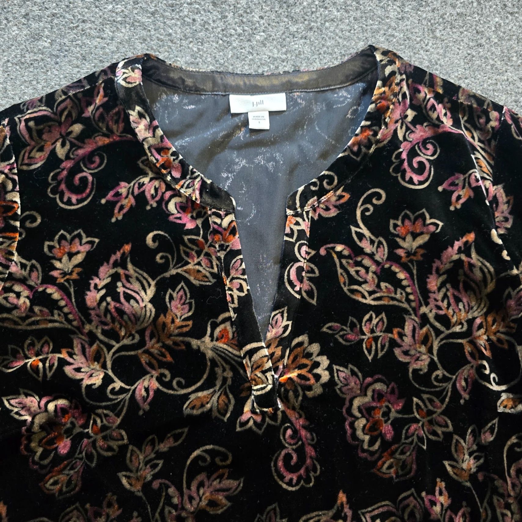 J. Jill J Jill Top Womens Small Black Floral Velour Stretch Bell Sleeve Causal Career Size S / US 4 / IT 40 - 2 Thumbnail