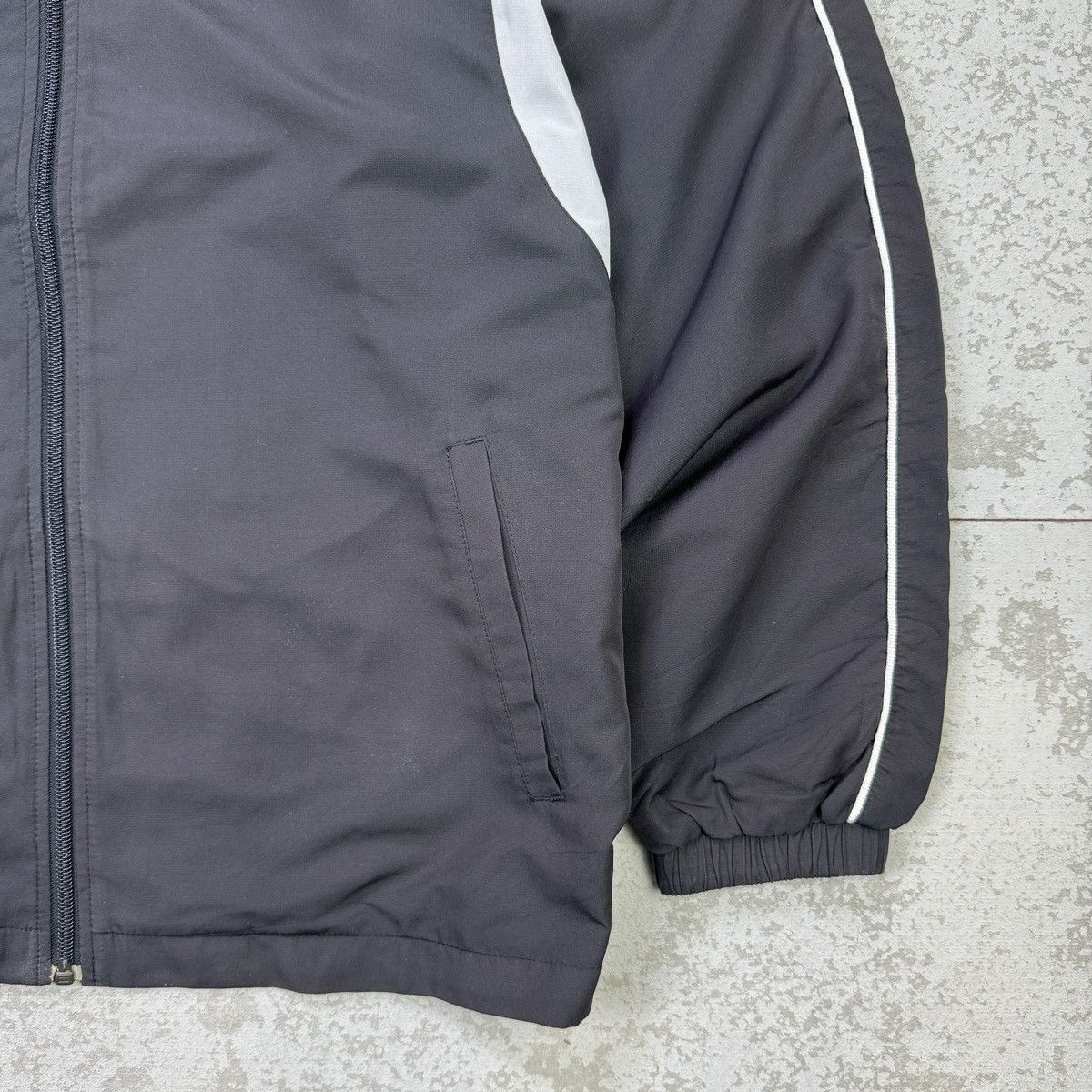 Nike × Vintage 💥Nike Swoosh Vintage Y2K Drill Jacket Size US L / EU 52-54 / 3 - 4 Thumbnail