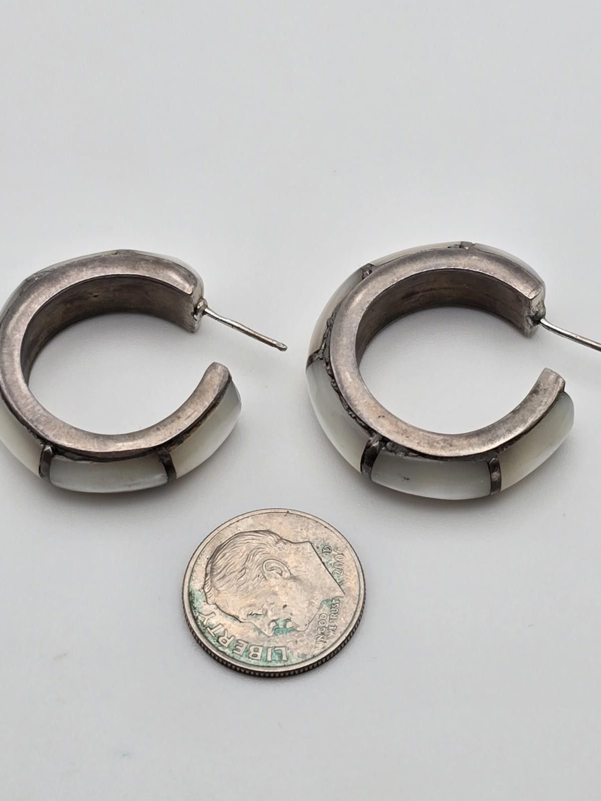The Unbranded Brand Vintage Silver Mother-of-Pearl Inlay Half-Hoop Earrings Size ONE SIZE - 7 Thumbnail