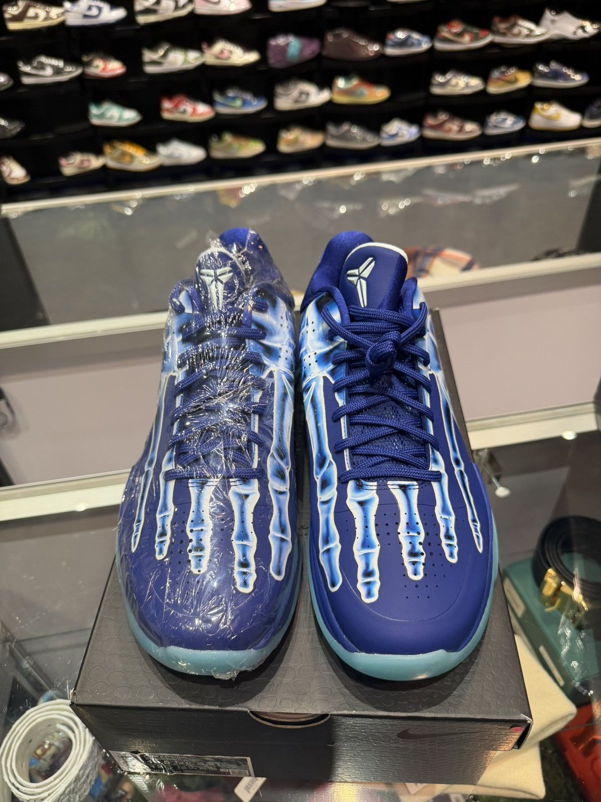 Nike Brand New Kobe X-Ray Size 10.5 Size US 10.5 / EU 43-44 - 3 Thumbnail