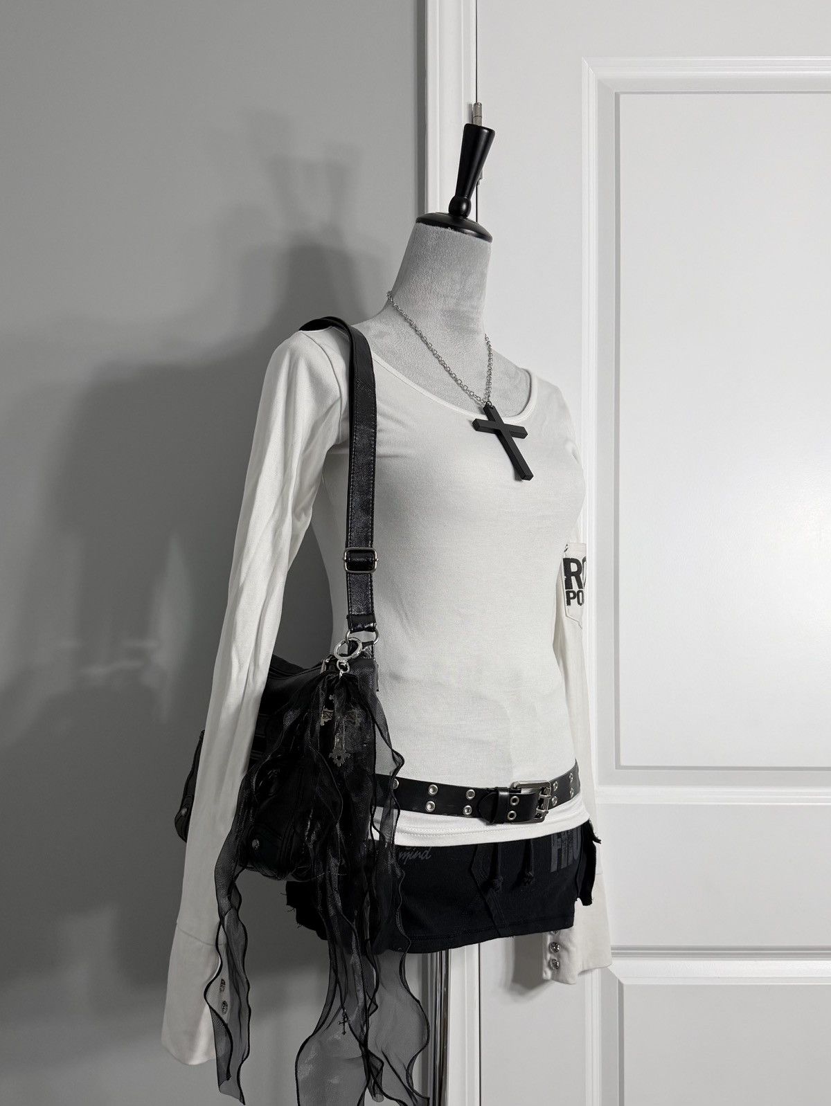 Other Graphic White Long Sleeve Tee w/ Pocket + Cross Button Cuffs Size M / US 6-8 / IT 42-44 - 8 Thumbnail