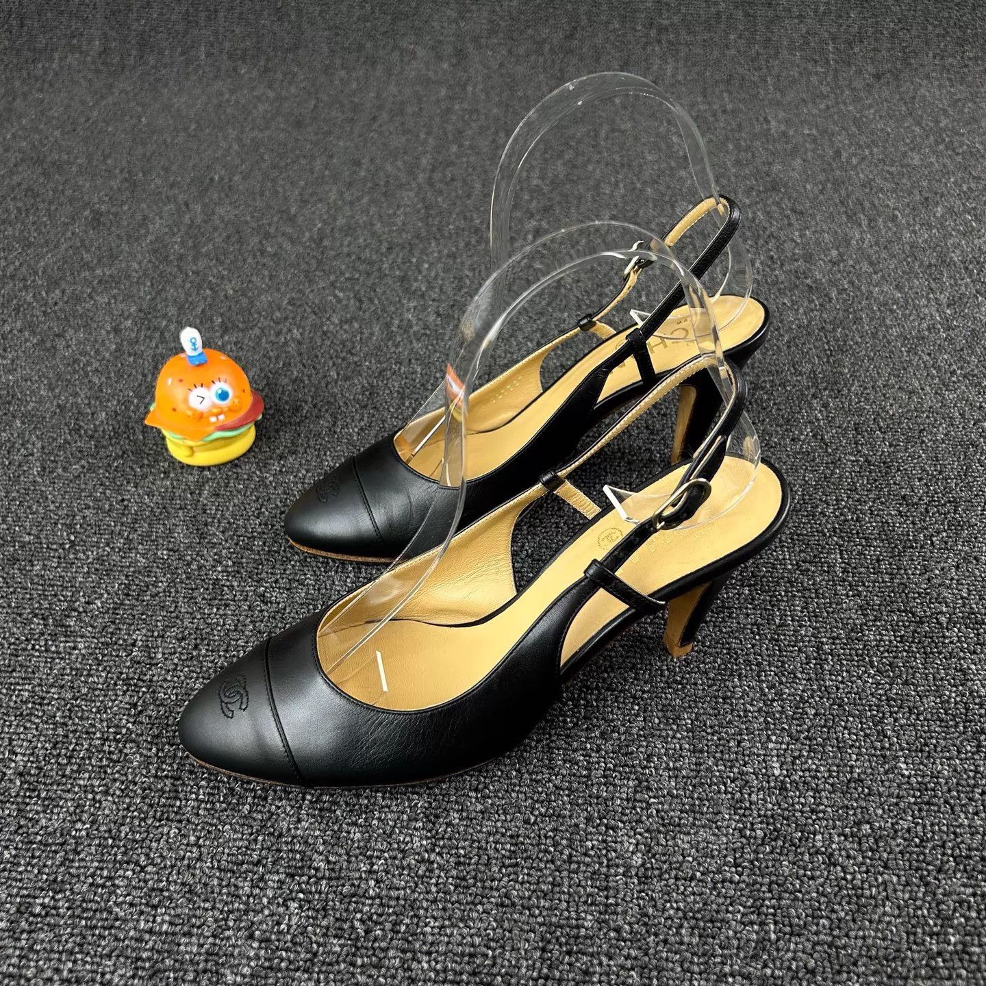 Chanel Chanel Black Pumps 36.5 Minimalist Versatile Gently Worn Size US 6 / IT 36 - 1 Thumbnail