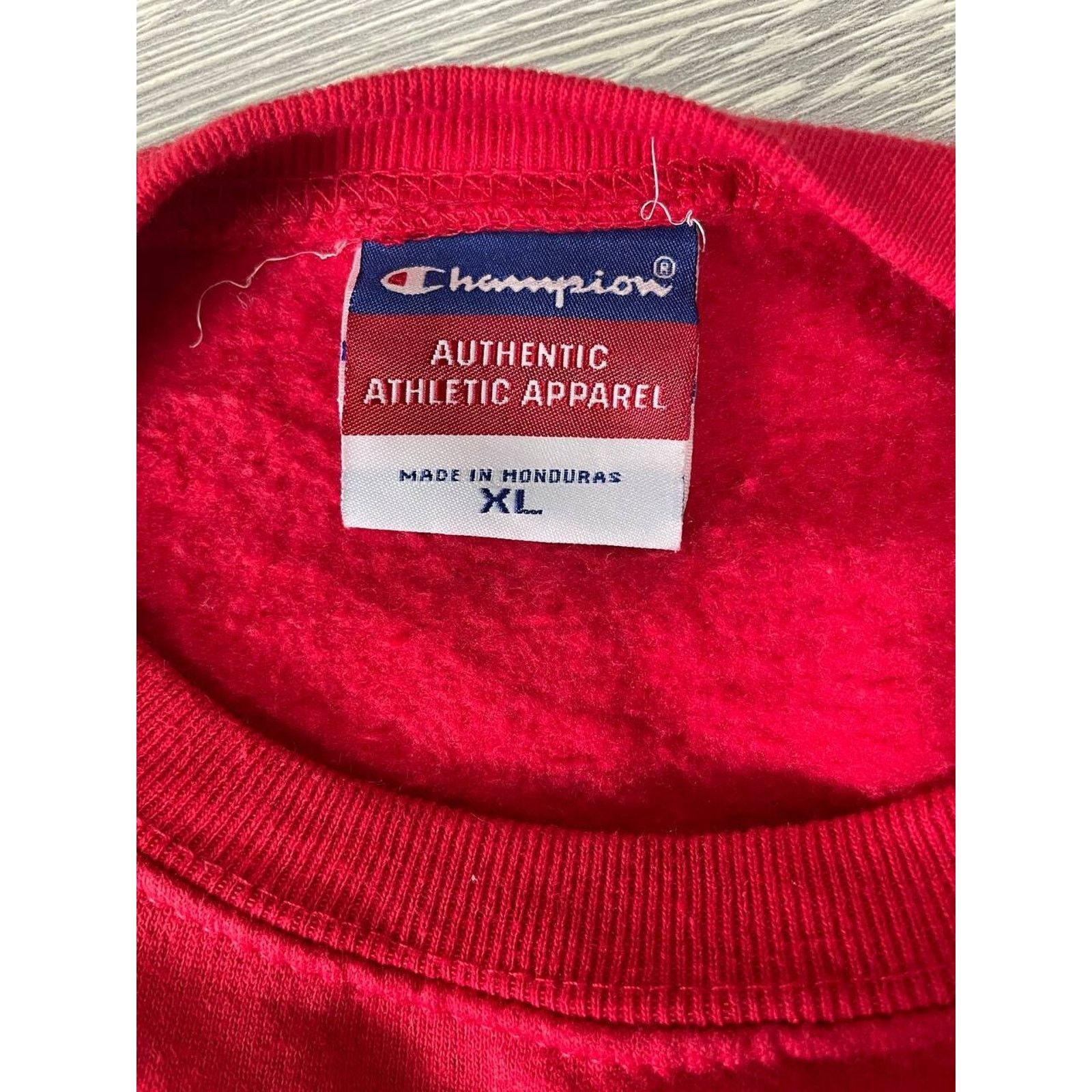Champion × Vintage Vintage Champion Red Crewneck Sweatshirt USA Tag Size S Size US S / EU 44-46 / 1 - 7 Thumbnail