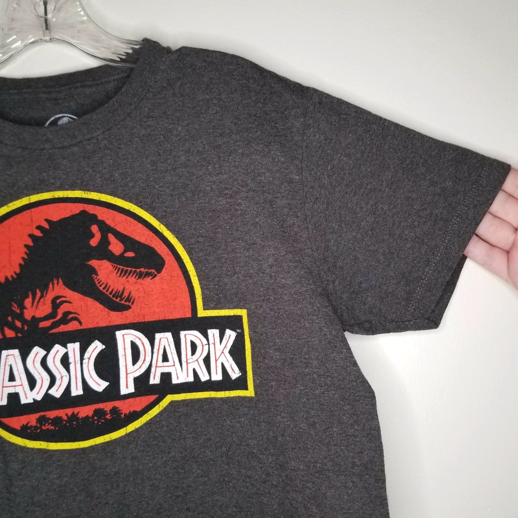 Vintage VINTAGE Jurassic Park Mens Gray Short Sleeve T-Shirt Size Medium Graphic 90s Theme Mens Size US M / EU 48-50 / 2 - 3 Thumbnail