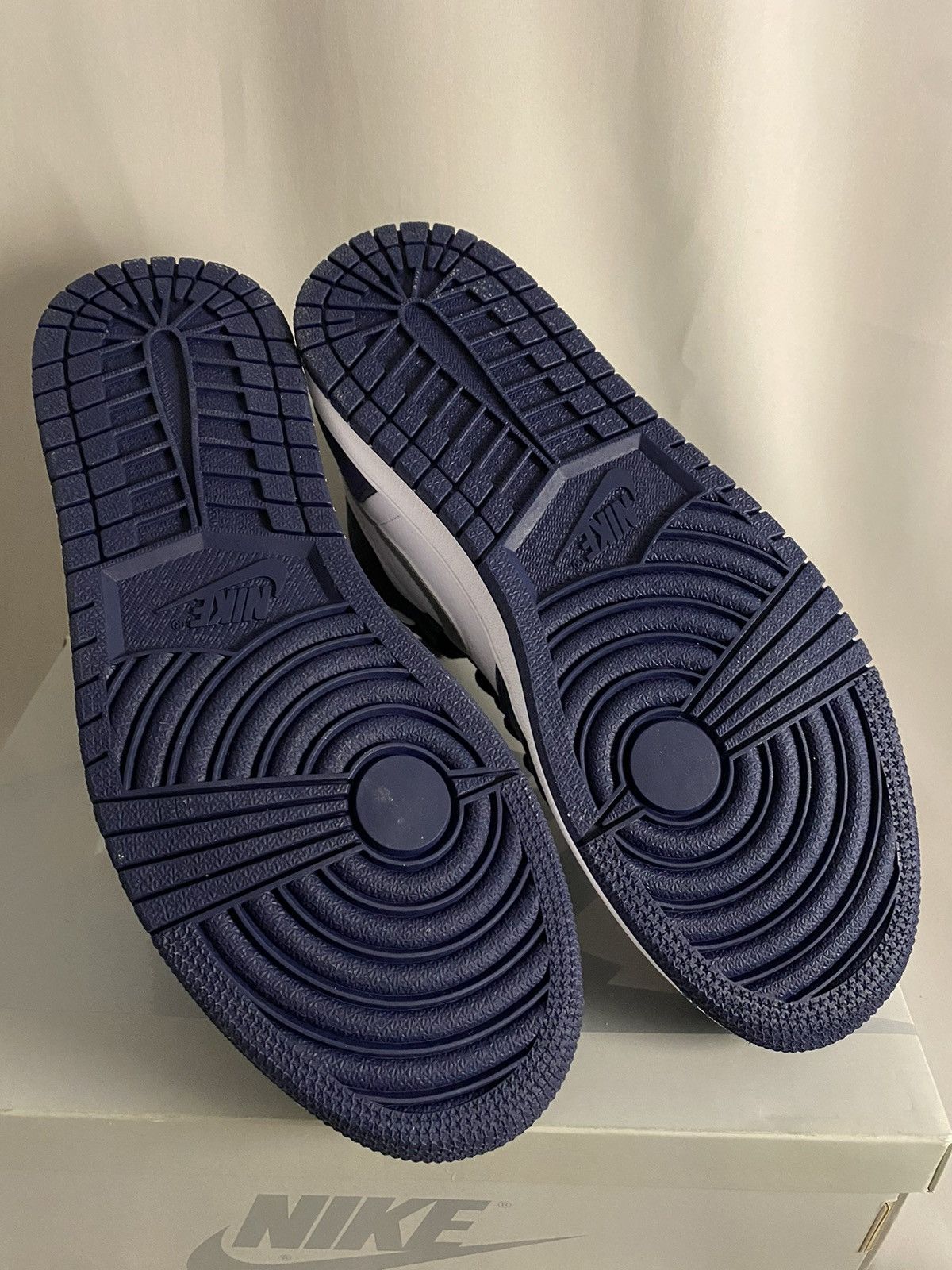 Jordan Brand × Nike Air Jordan 1 Retro High CO.JP Midnight Navy 2020 Size US 9.5 / EU 42-43 - 8 Thumbnail