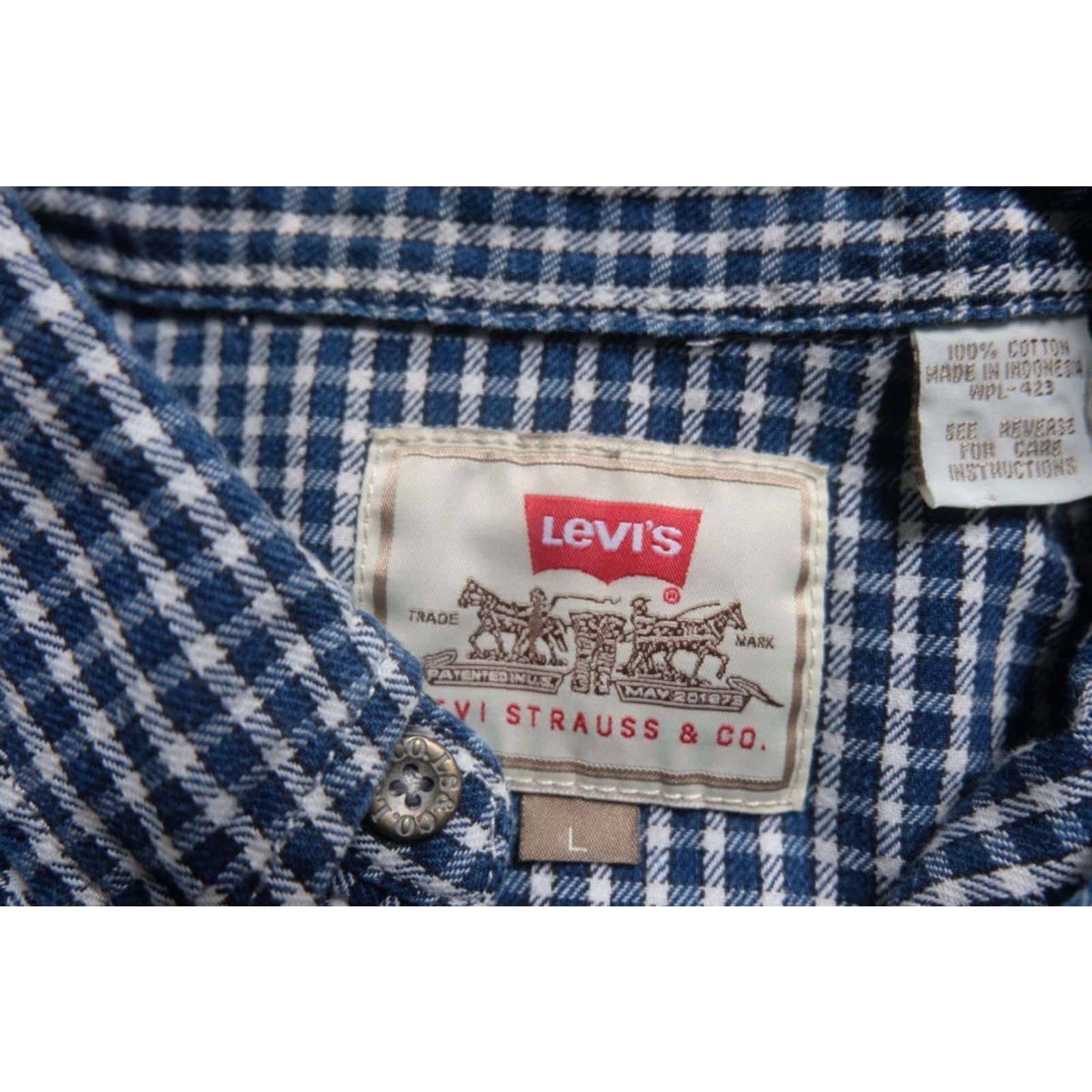 Levi's VINTAGE Levi's Button-Up Shirt 90s Flannel Plaid Cotton Blue L Men Cowboy Casual Shirt 1997 PAIR PIT TO PIT 25" LENGTH 33" SLEEVE 21" MENS Size US L / EU 52-54 / 3 - 5 Thumbnail