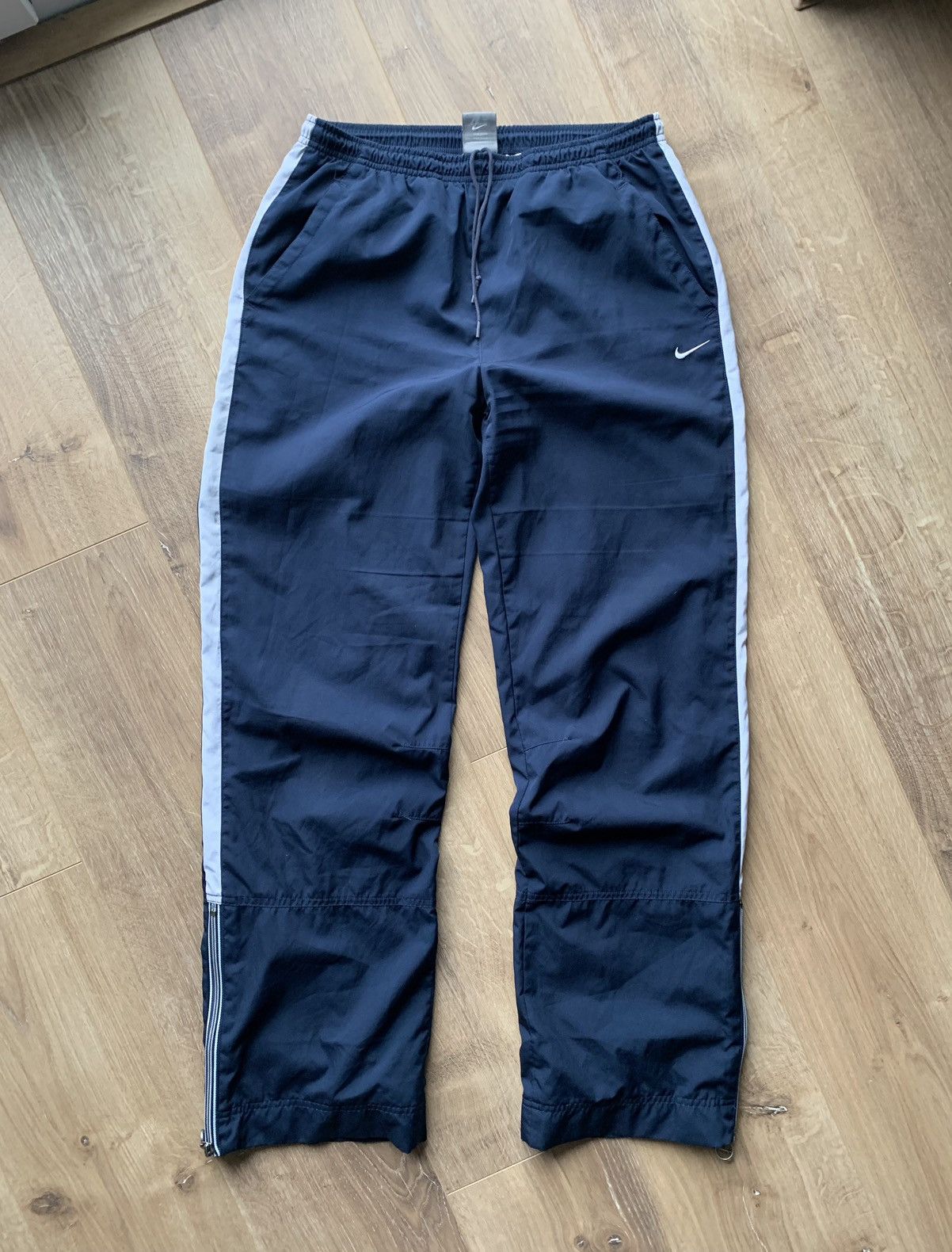 Nike Vintage Nike embroidered swoosh sweat pants Size US 30 / EU 46 - 2 Thumbnail
