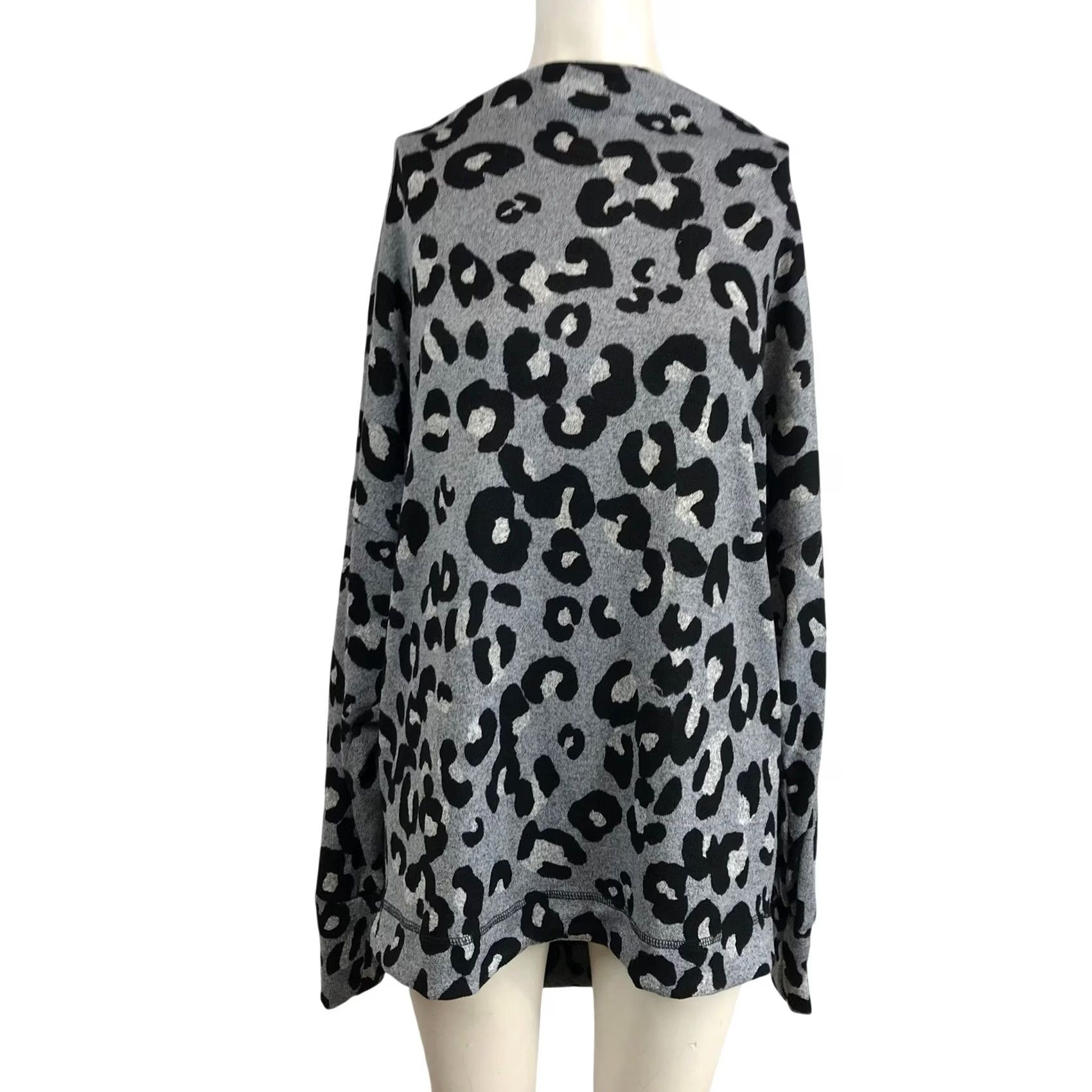 Vintage White Birch Women's Cowl Neck Top 3X Leopard Print Long Sleeve Gray Casual T-Shirt Made in USA Size XXL / US 16-18 / IT 52-54 - 2 Thumbnail