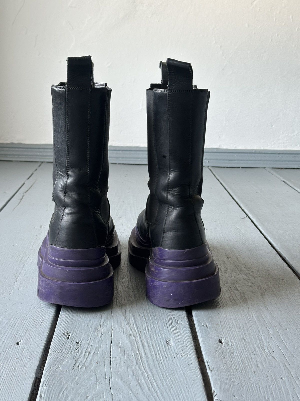 Bottega Veneta Bottega Veneta black leather pull on boots with purple sole. Size US 7.5 / EU 40-41 - 4 Thumbnail
