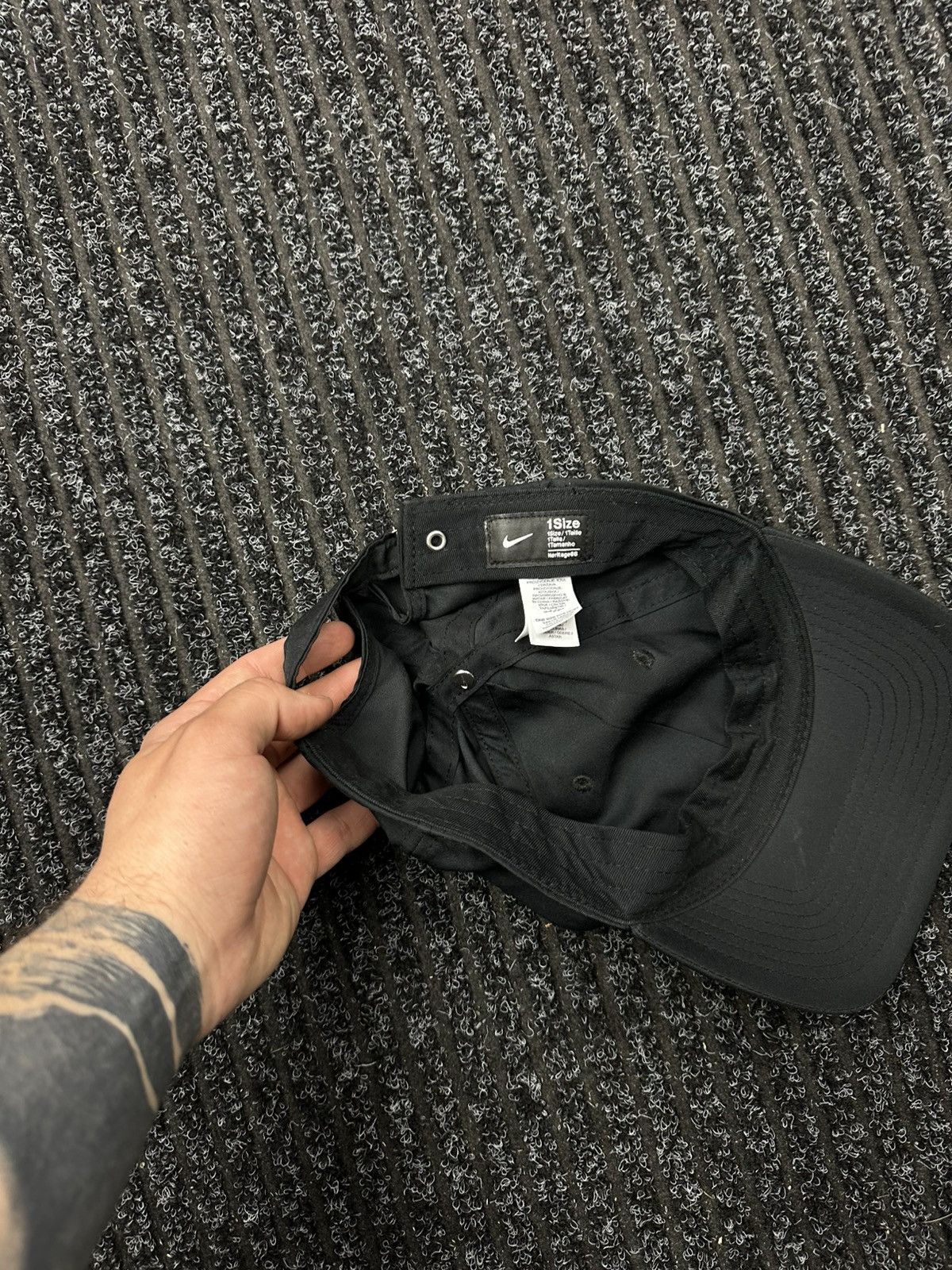 Nike Nike metal logo cap silver swoosh Size ONE SIZE - 4 Thumbnail