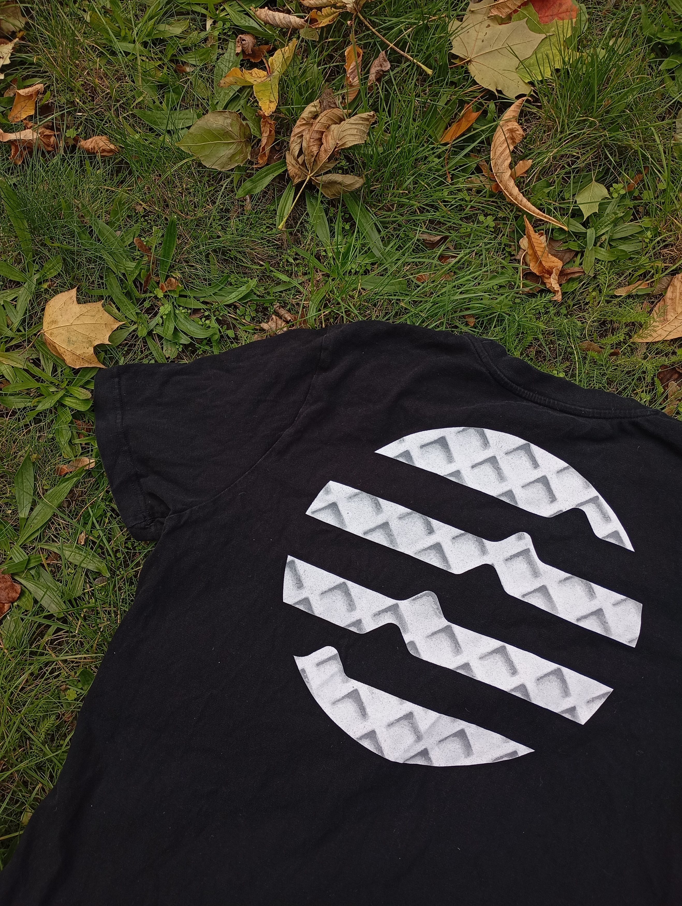 Other Y2K Crypto Aptos big logo T shirt Size US L / EU 52-54 / 3 - 5 Thumbnail