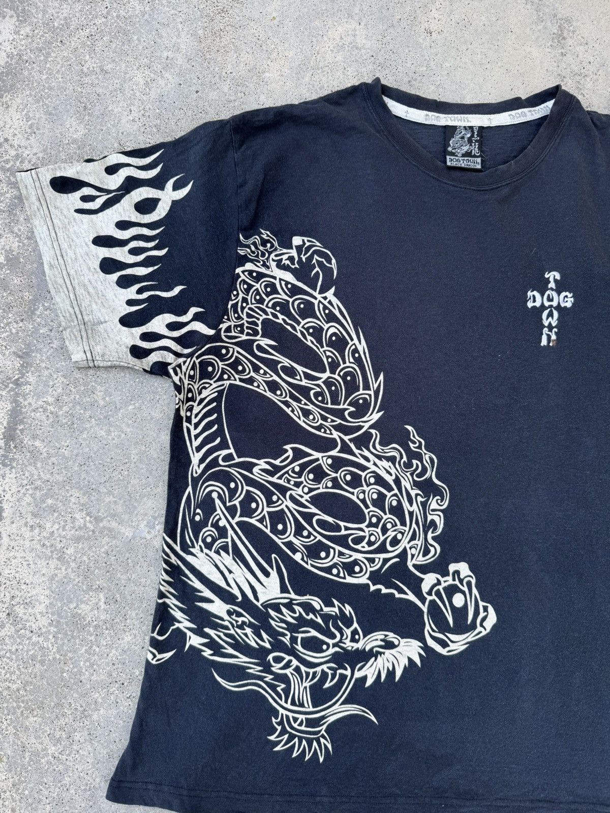 Dogtown 2000s Dogtown Black Dragon Flames Over Print y2k Tees Size US L / EU 52-54 / 3 - 4 Thumbnail